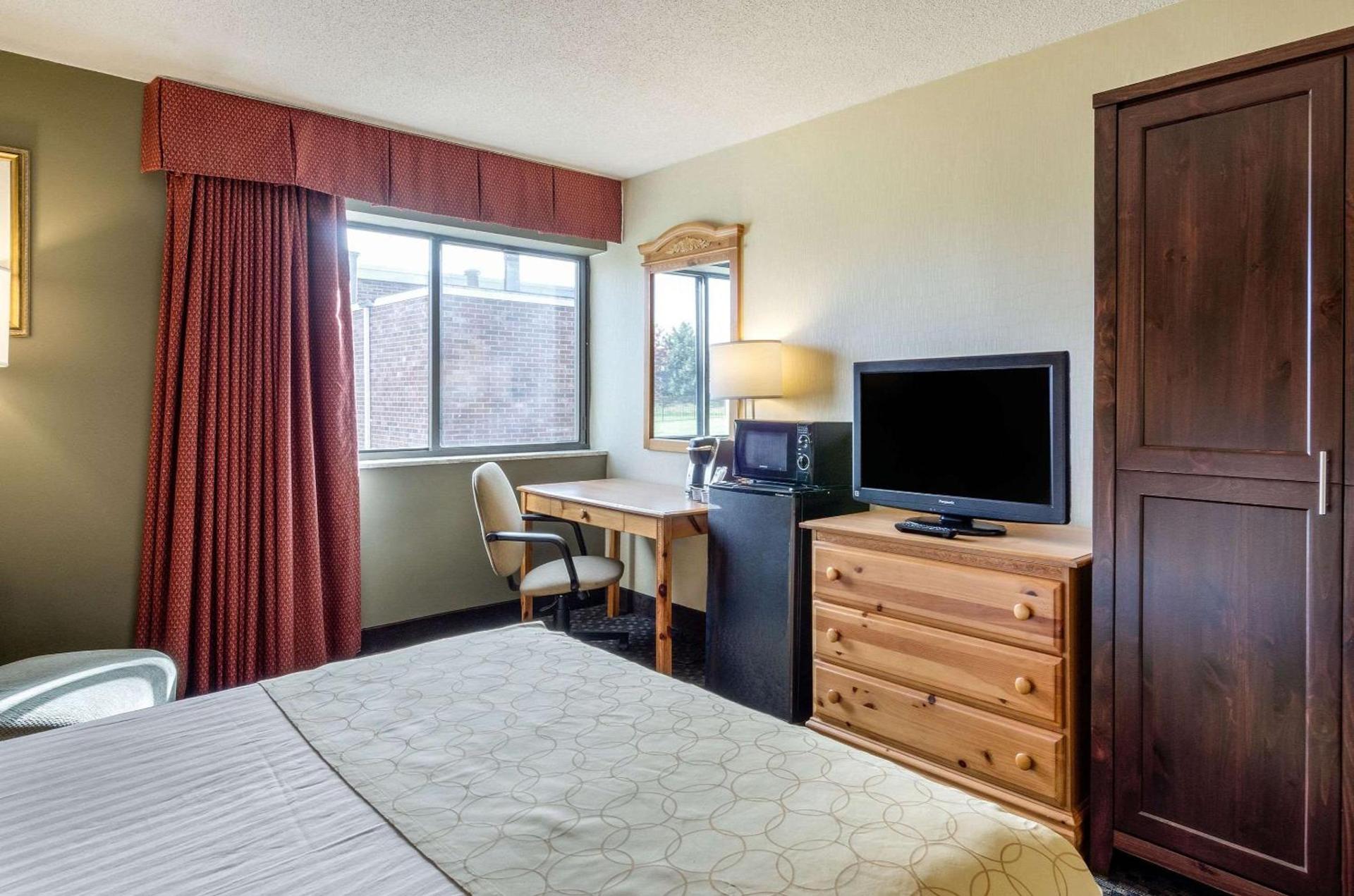 Clarion Hotel Seekonk - Providence photo 15