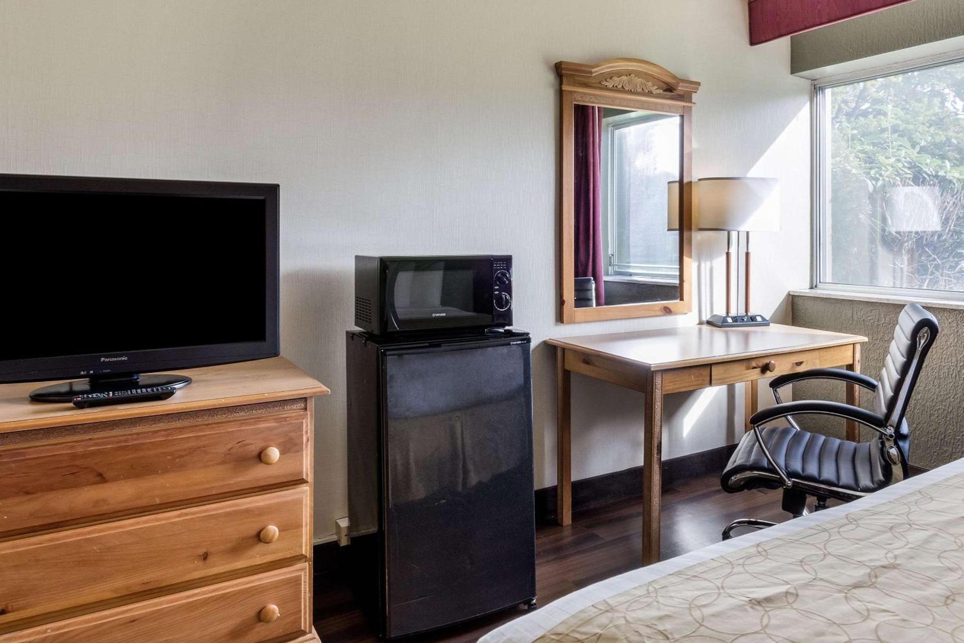 Clarion Hotel Seekonk - Providence photo 35