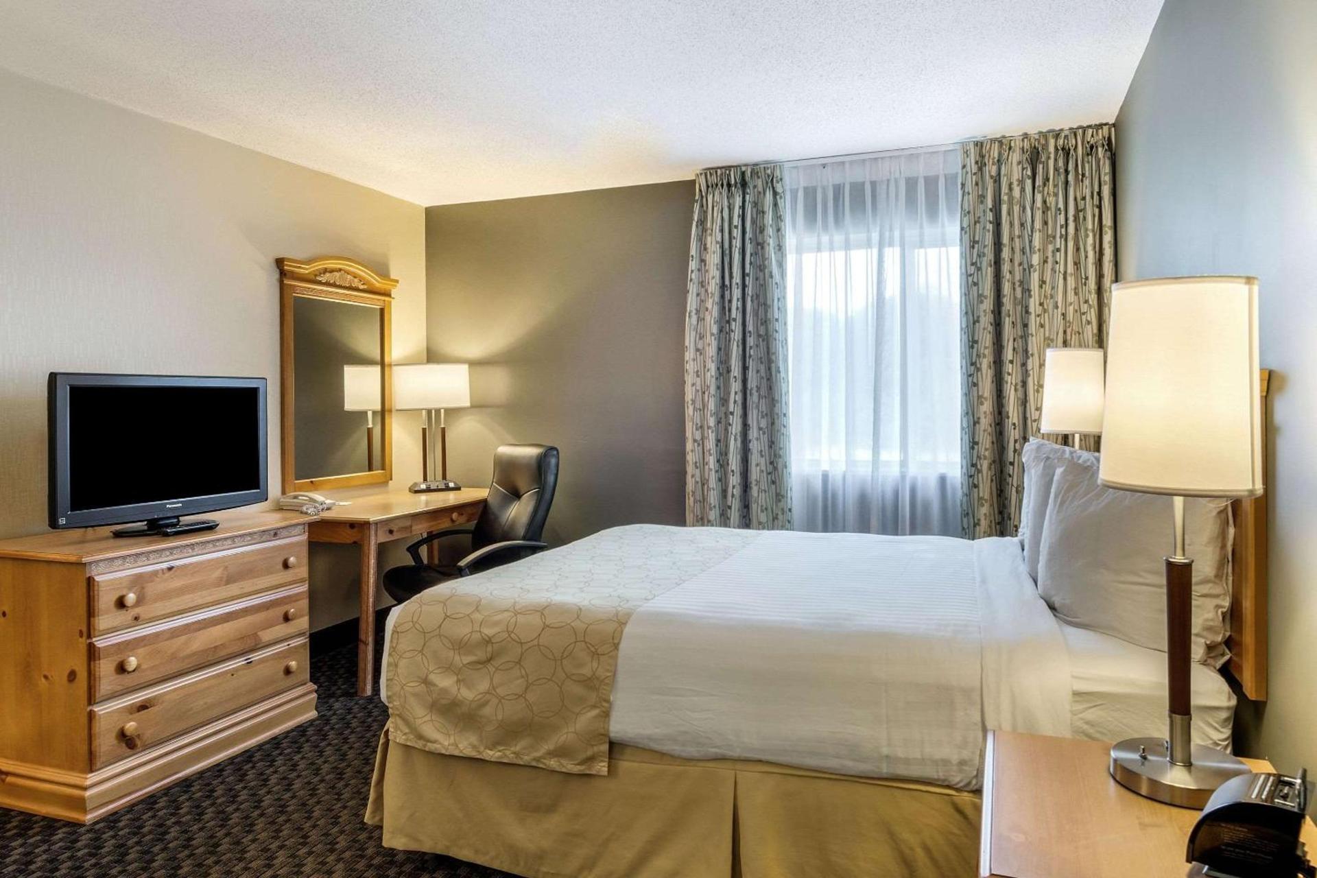 Clarion Hotel Seekonk - Providence photo 29