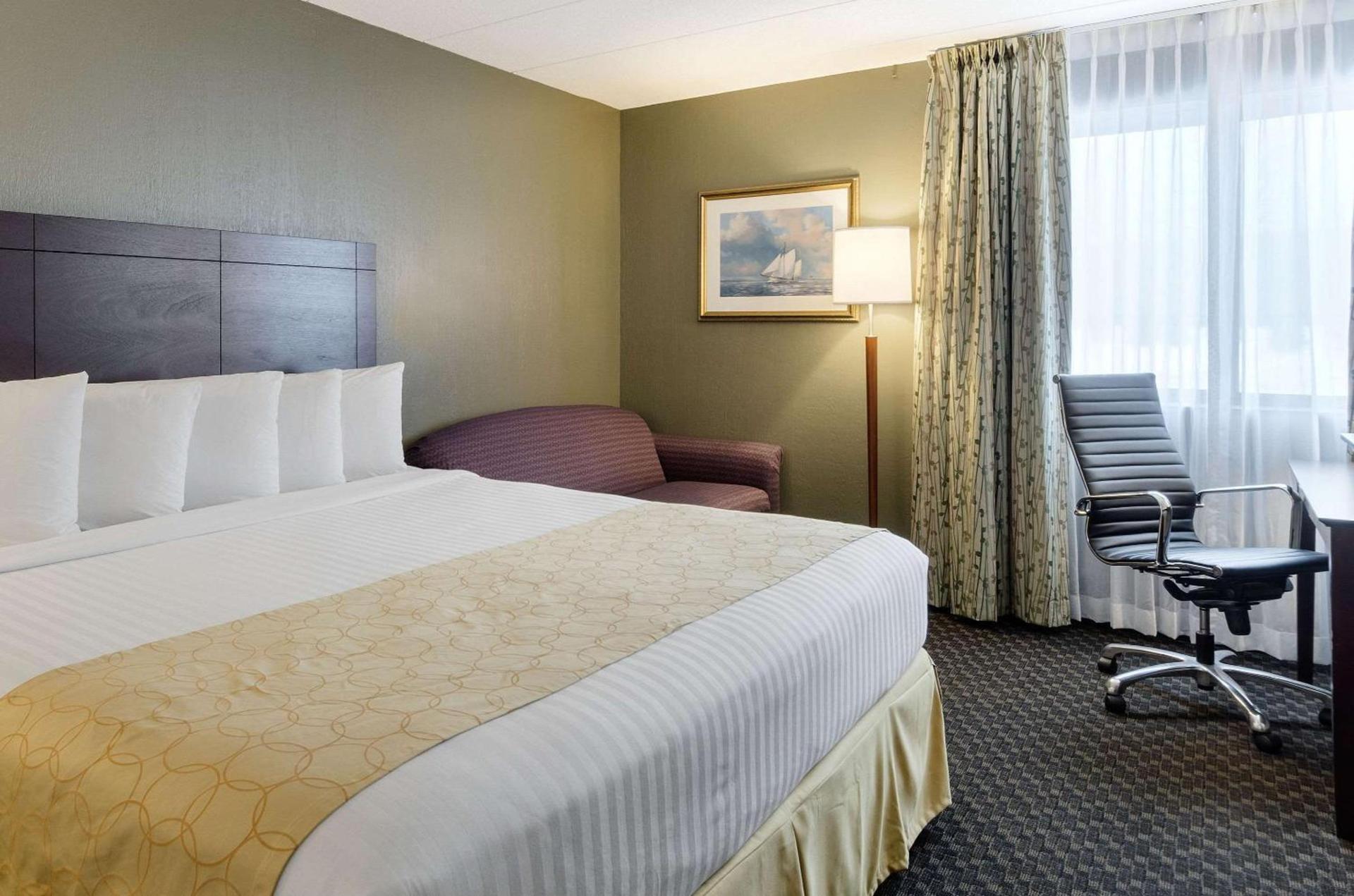 Clarion Hotel Seekonk - Providence photo 16