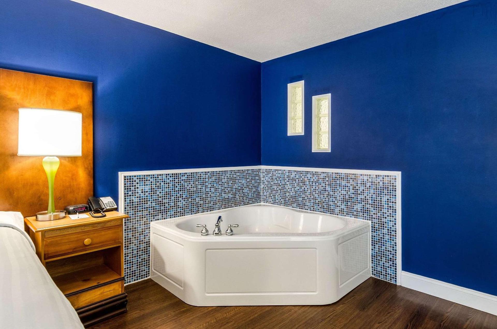 Clarion Hotel Seekonk - Providence photo 52