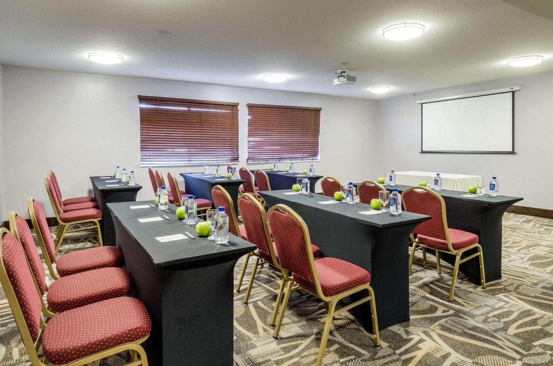 Clarion Hotel Seekonk - Providence photo 50