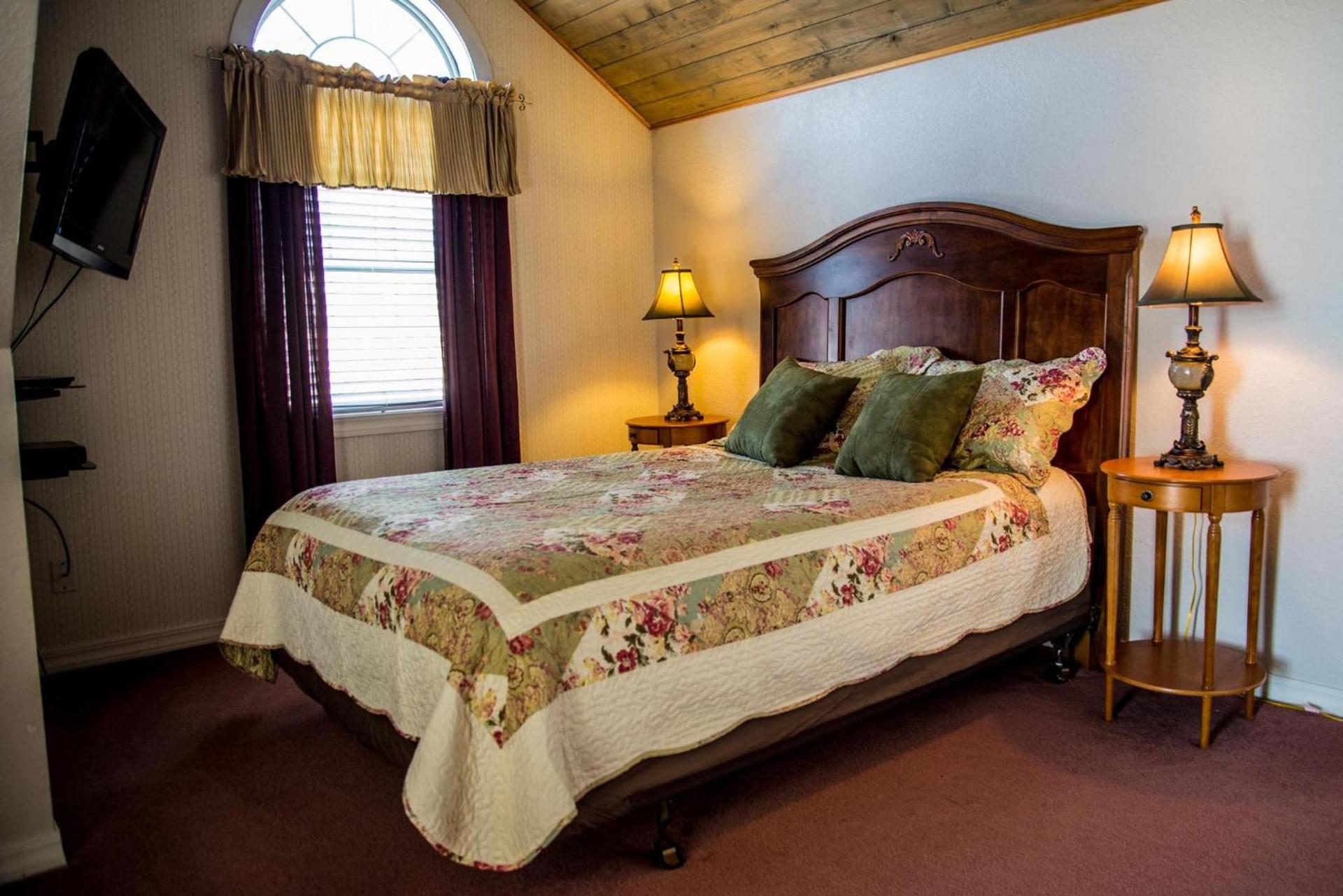Grist Mill Inn — hotel in Monticello