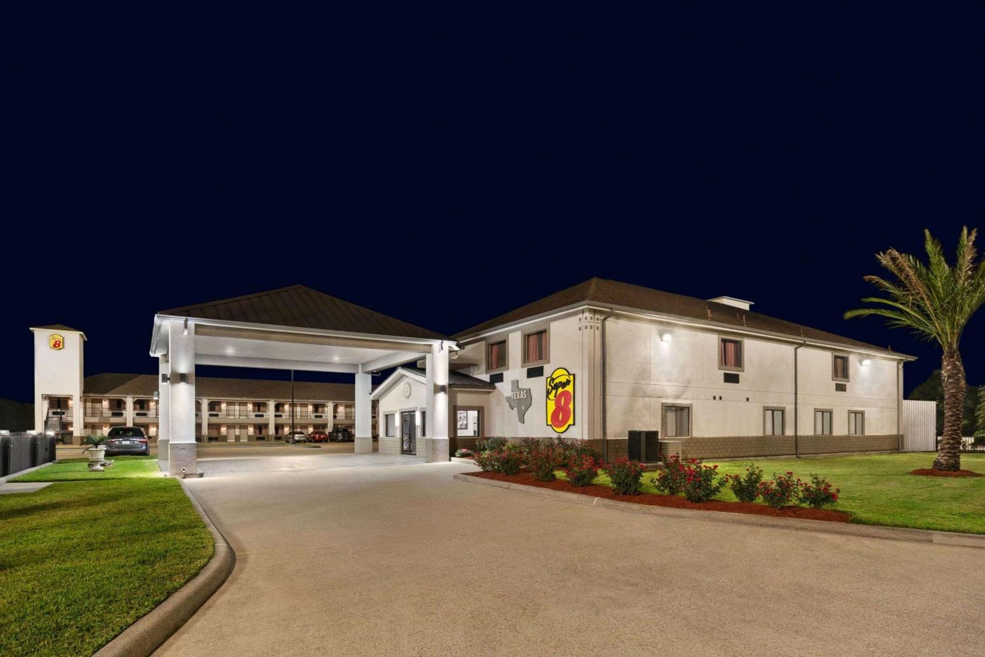 Super 8 by Wyndham Houston/Dtwn/I-610 photo 4