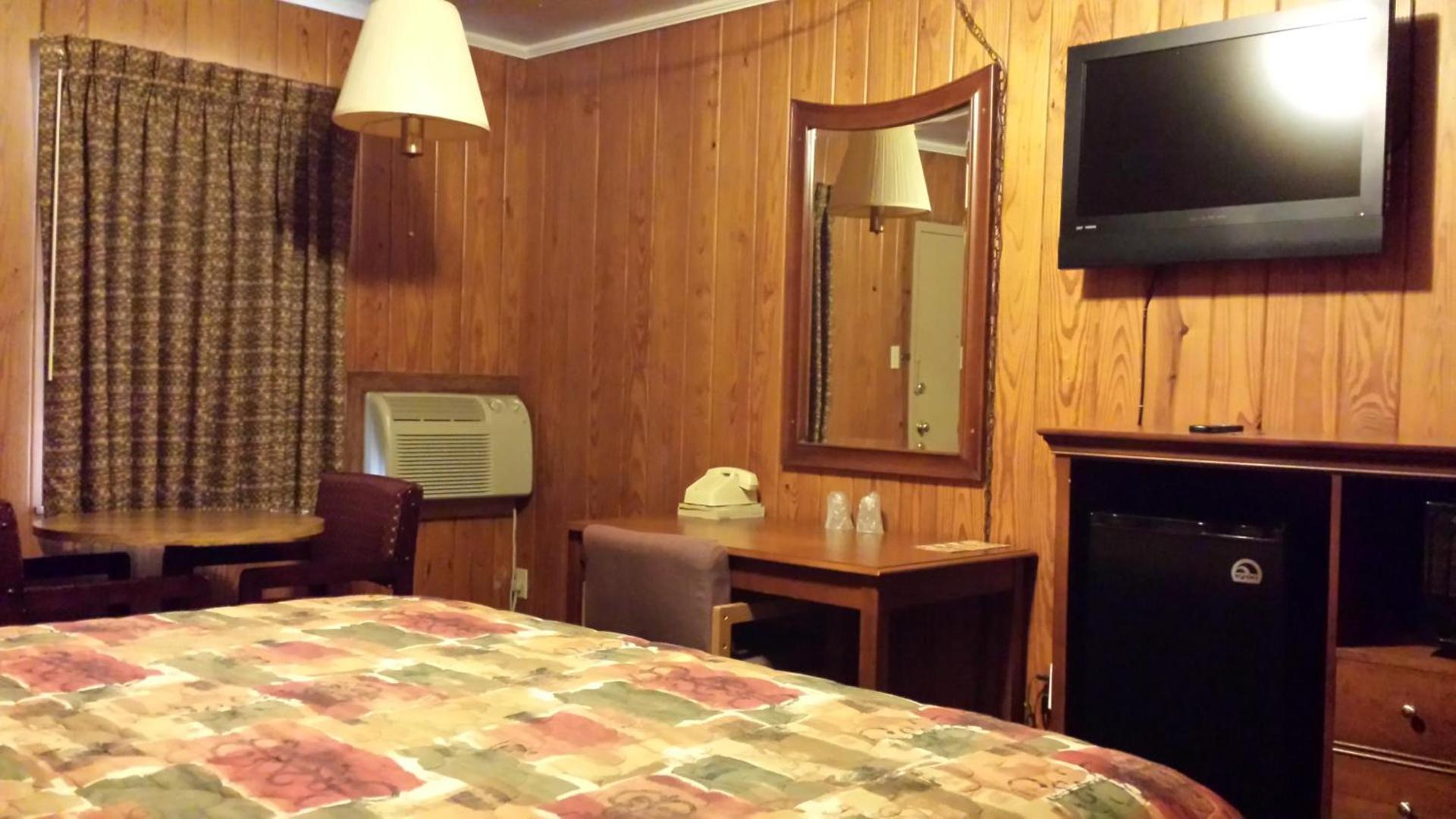 Texas Inn Motel photo 37