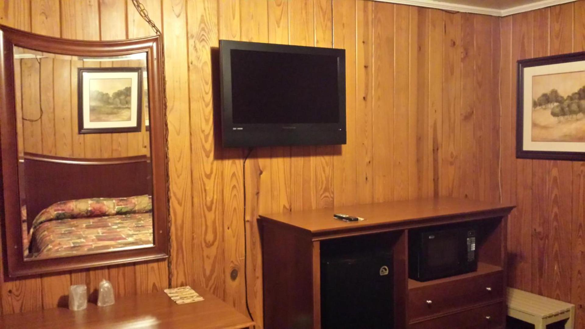 Texas Inn Motel photo 39