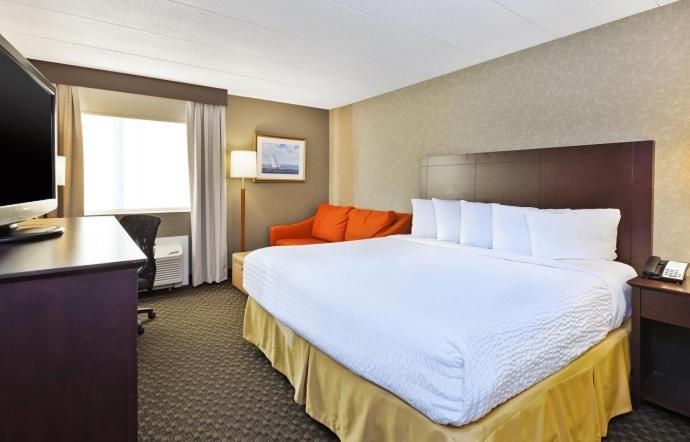 Clarion Hotel Seekonk - Providence photo 26