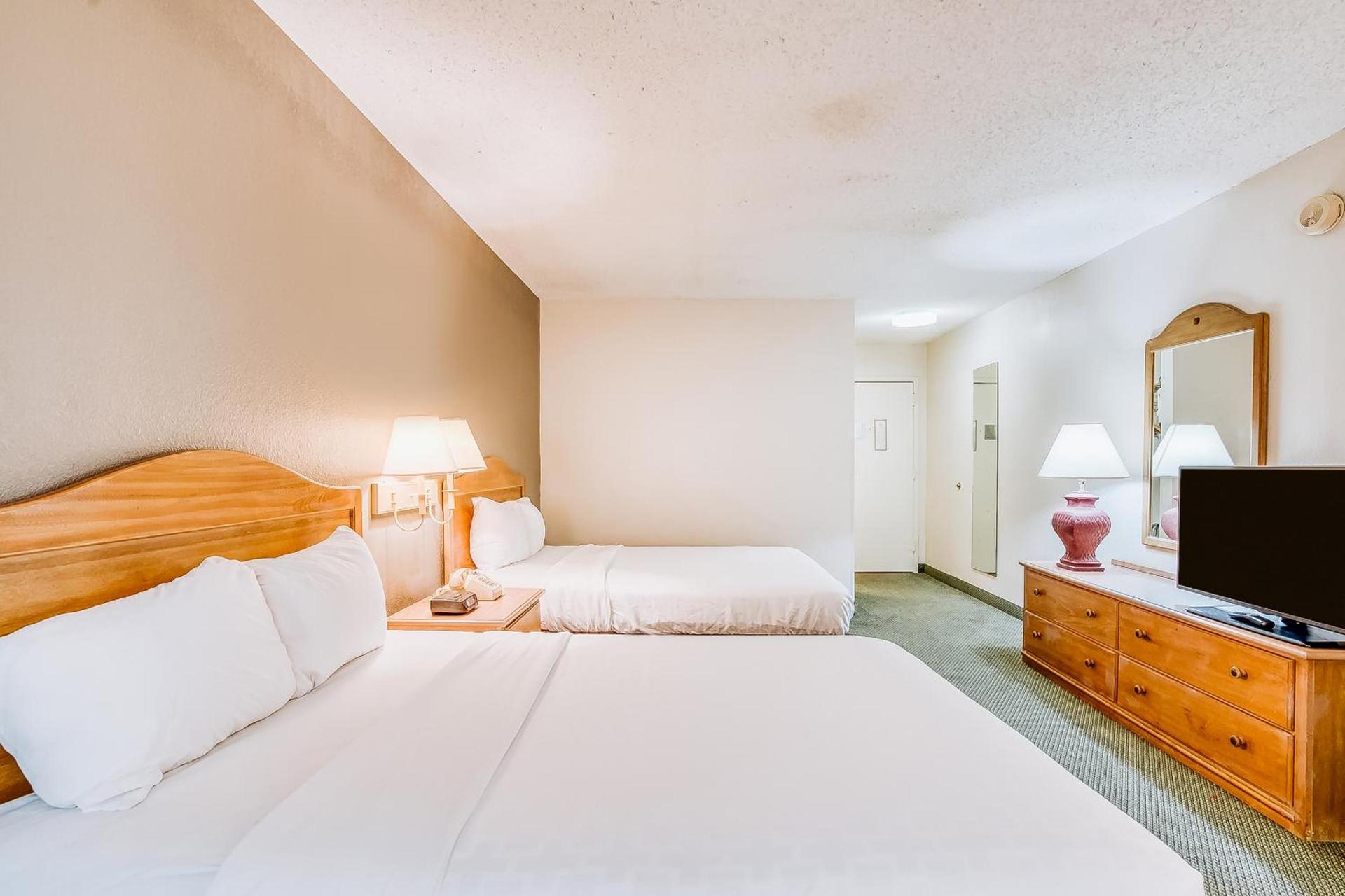 OYO Hotel Monroe LA I-20 photo 11