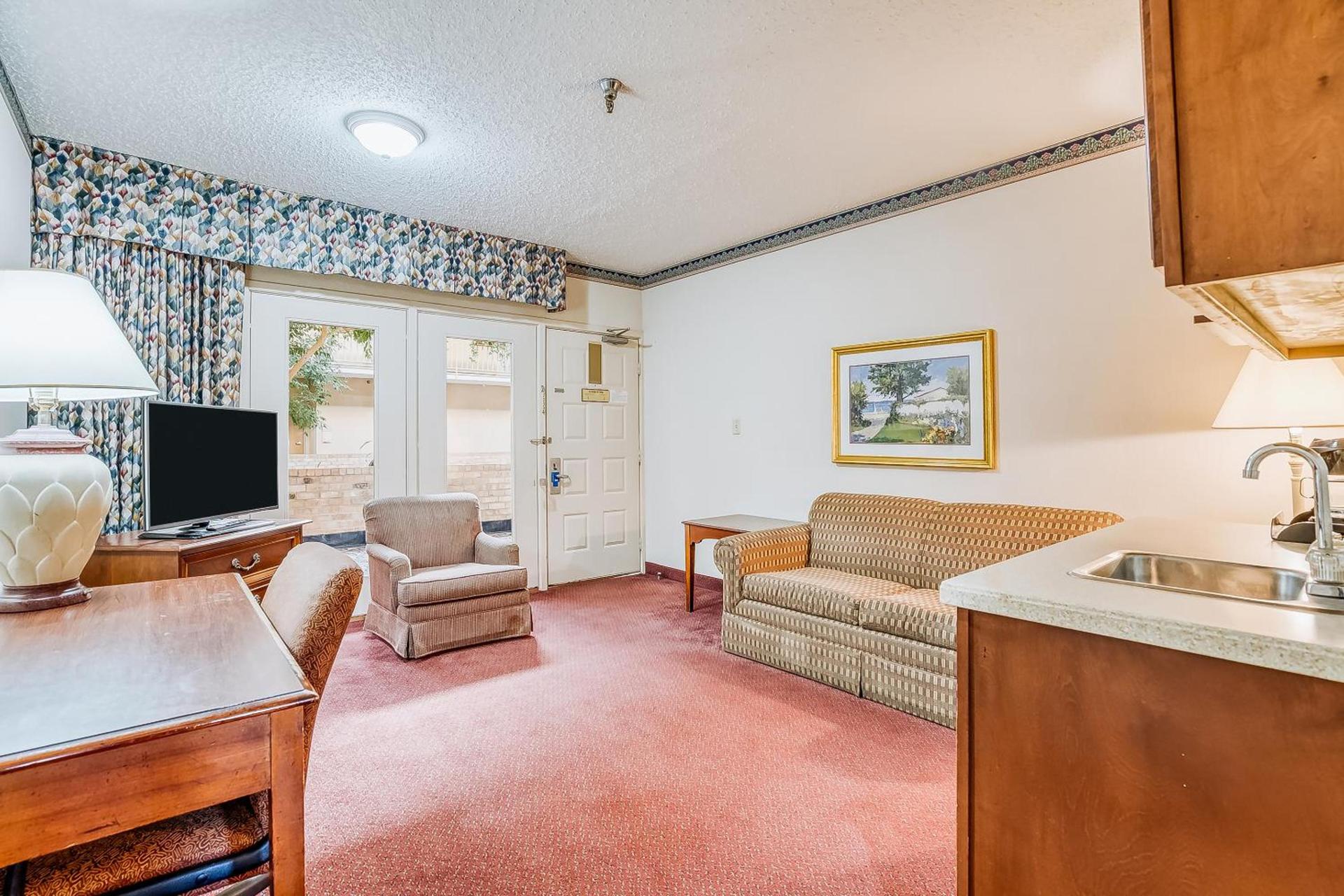 OYO Hotel Monroe LA I-20 photo 24