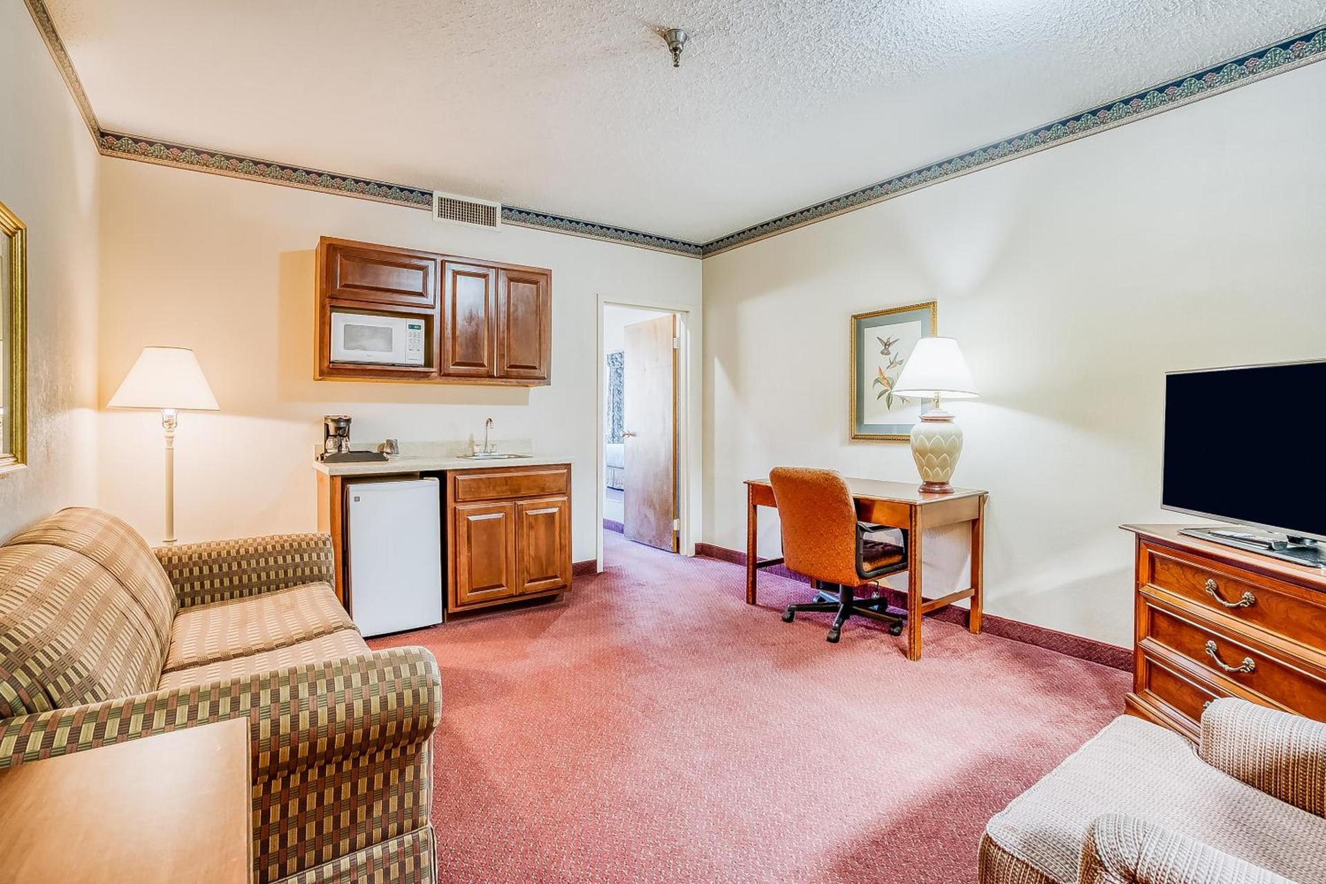 OYO Hotel Monroe LA I-20 photo 21