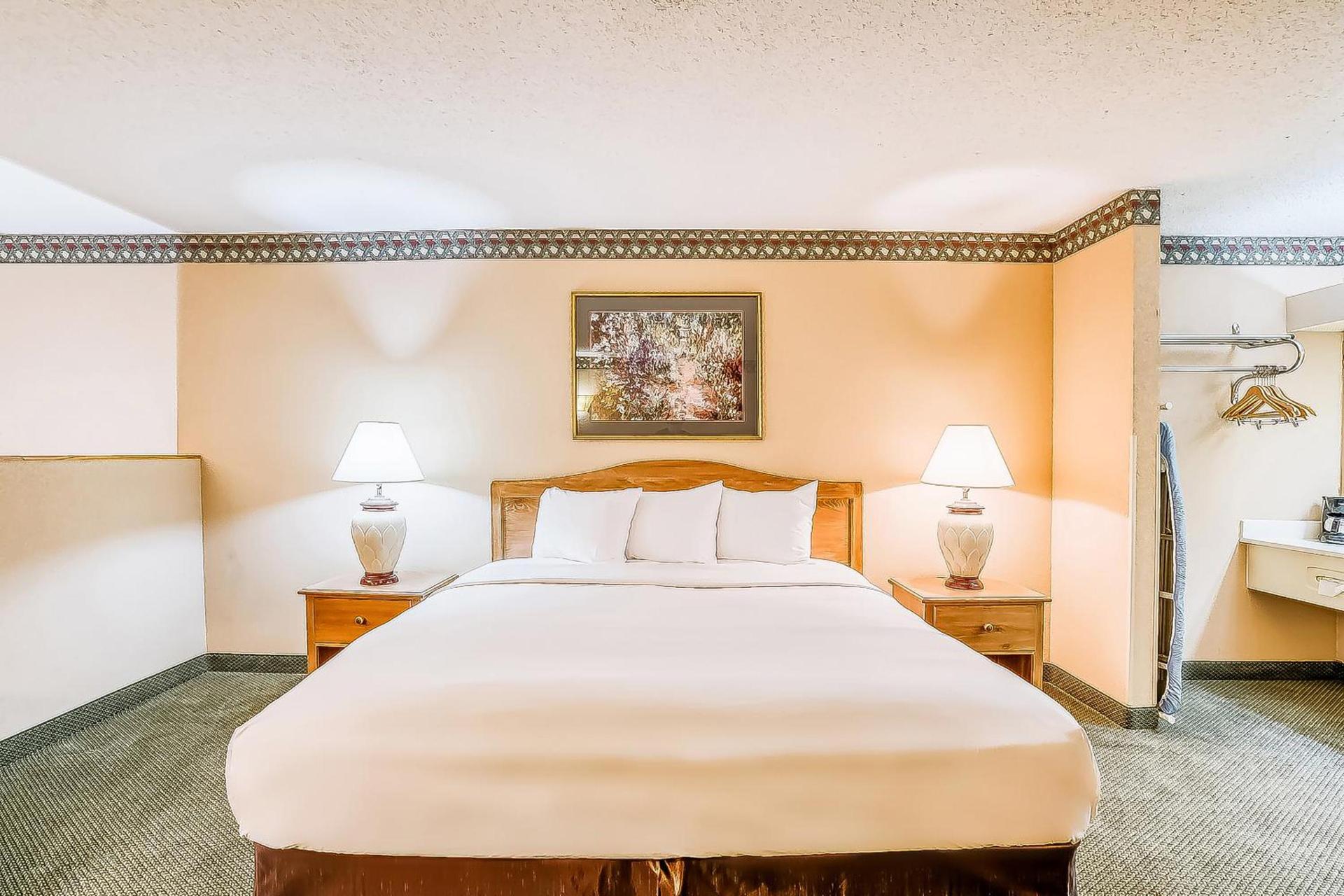 OYO Hotel Monroe LA I-20 photo 13
