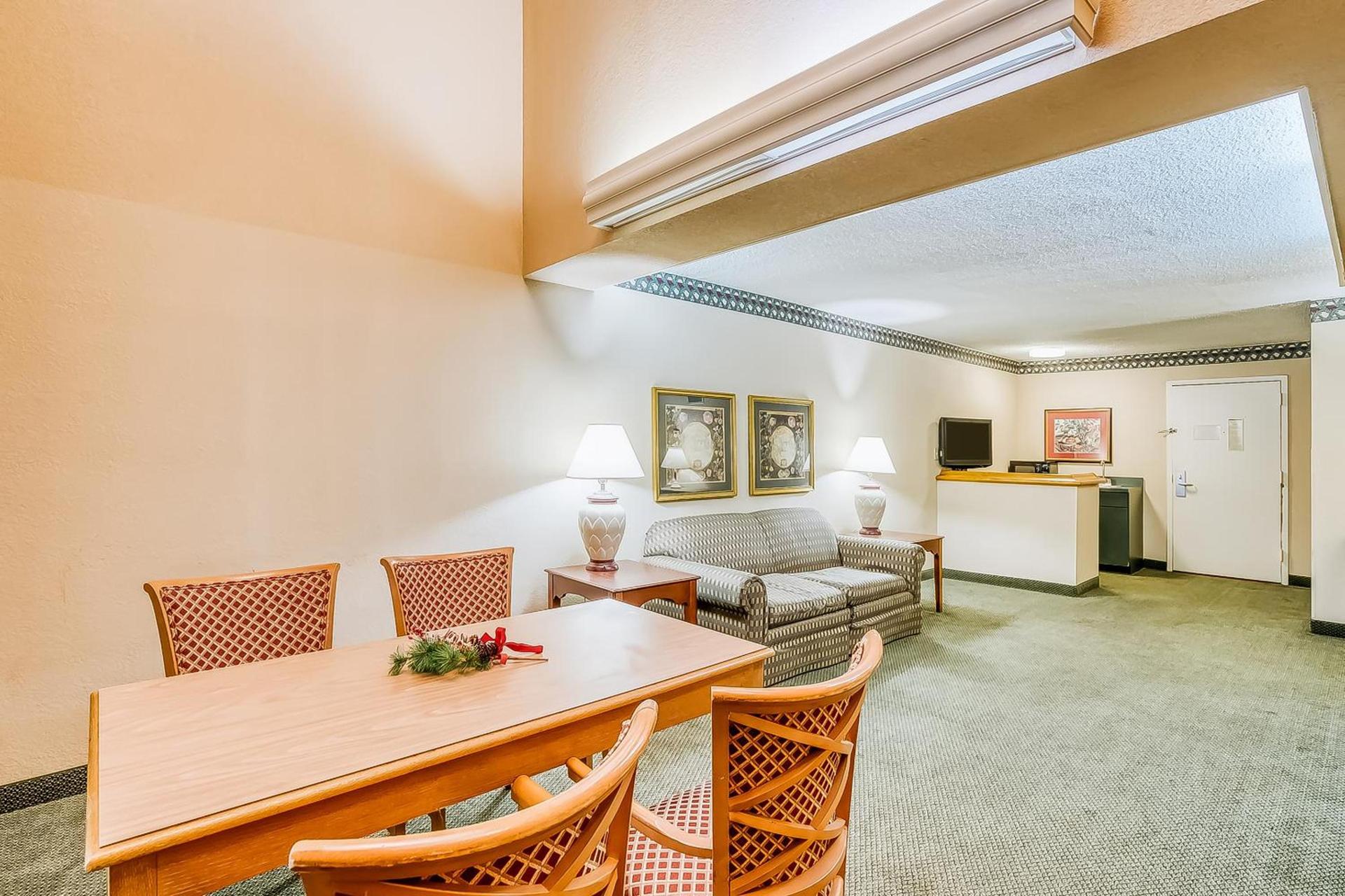 OYO Hotel Monroe LA I-20 photo 40