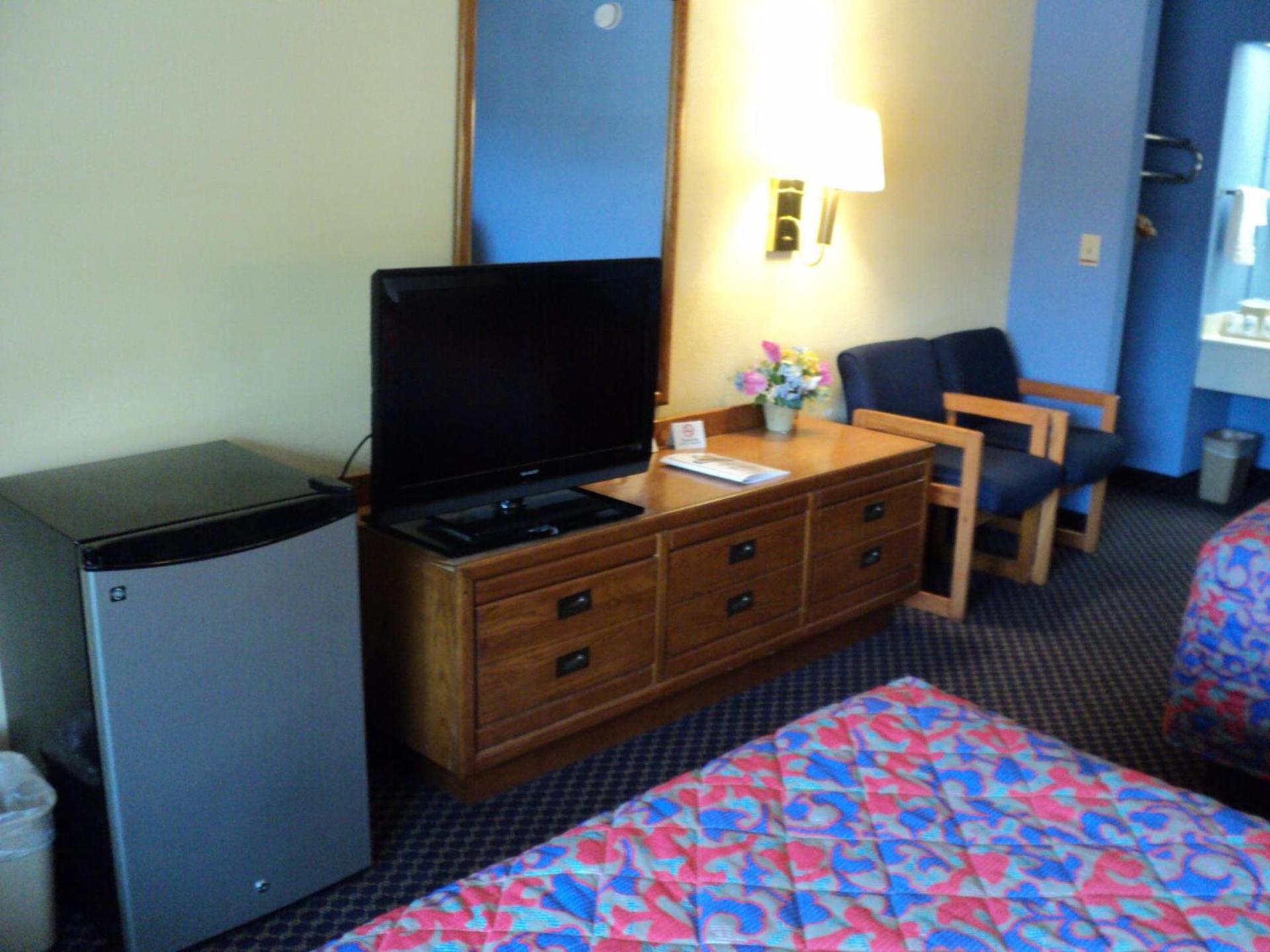 Knights Inn Cleveland GA photo 8