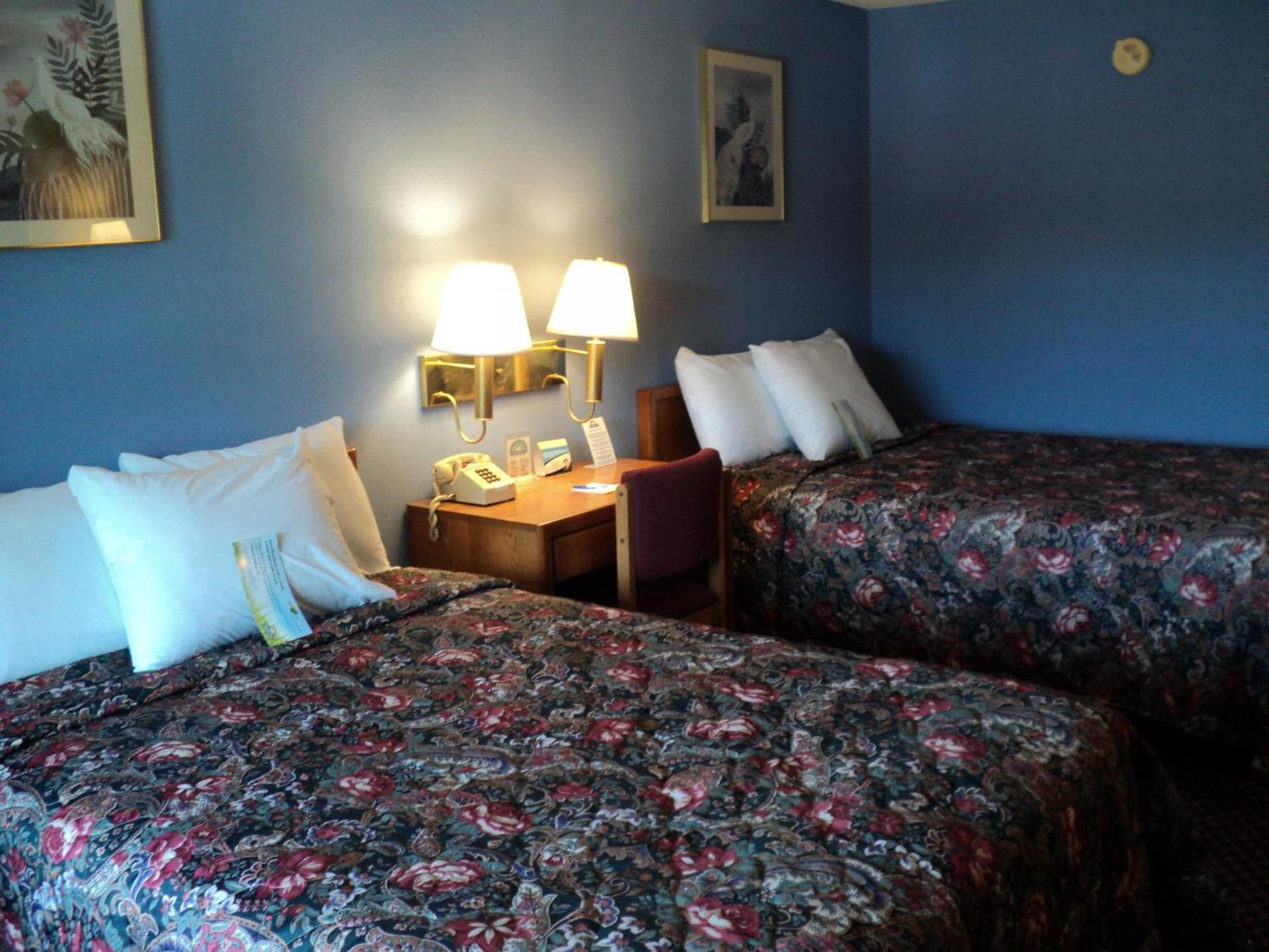 Knights Inn Cleveland GA photo 9