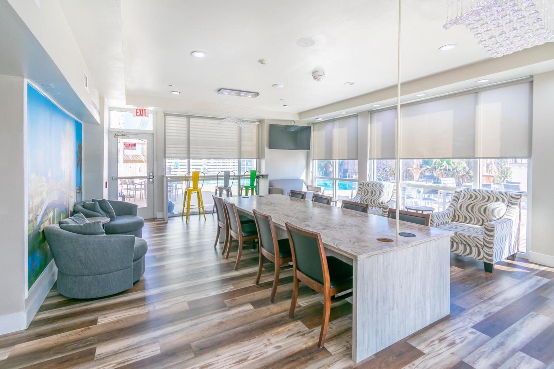 Clarion Pointe Galveston Seawall photo 55