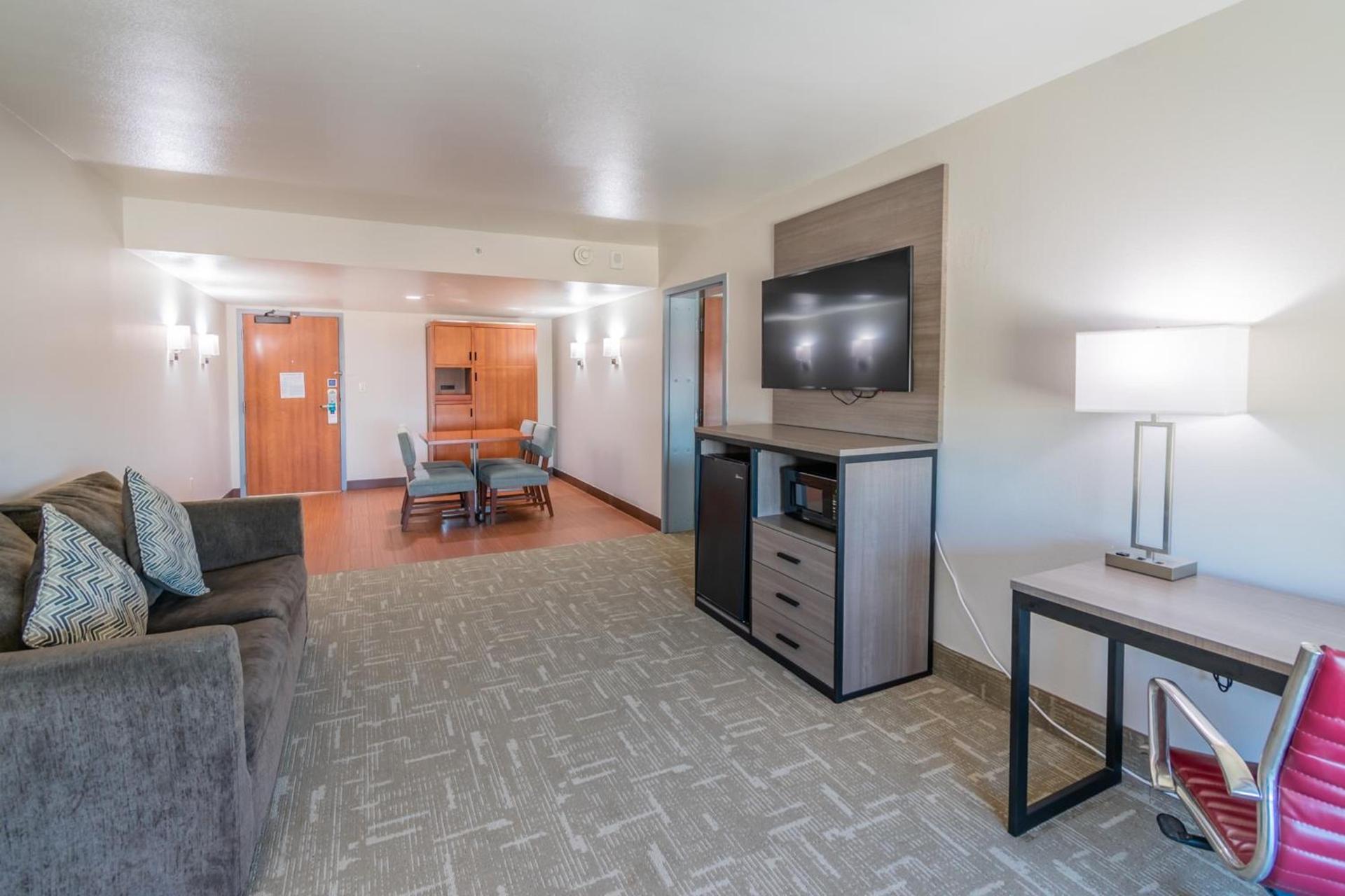 Clarion Pointe Galveston Seawall photo 38