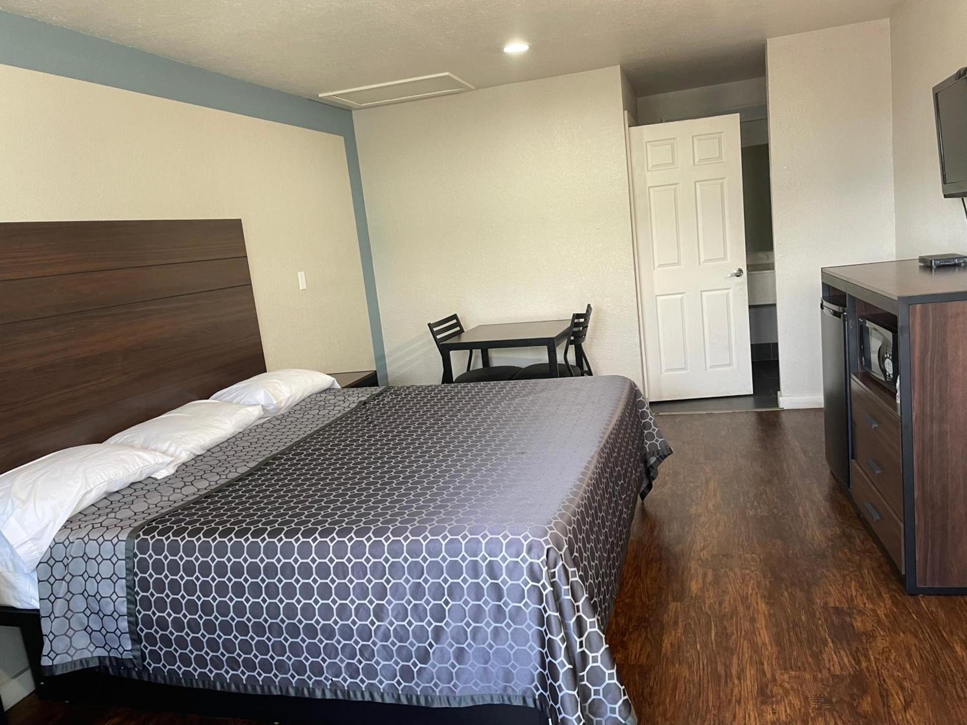 Garden Inn Motel photo 2