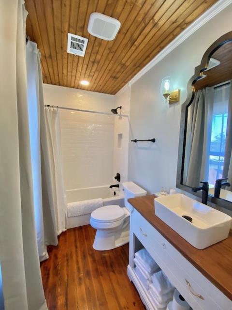 Dabbs Hotel photo 12