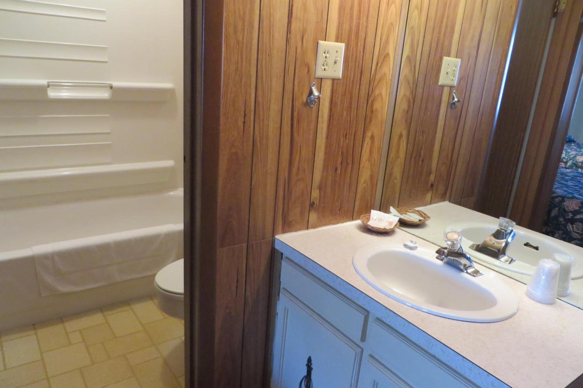 Seacrest Motel photo 11