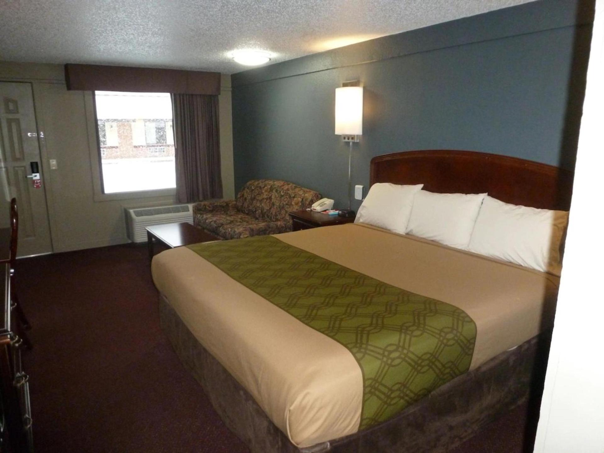 Econo Lodge Pittsburgh I-79 photo 16