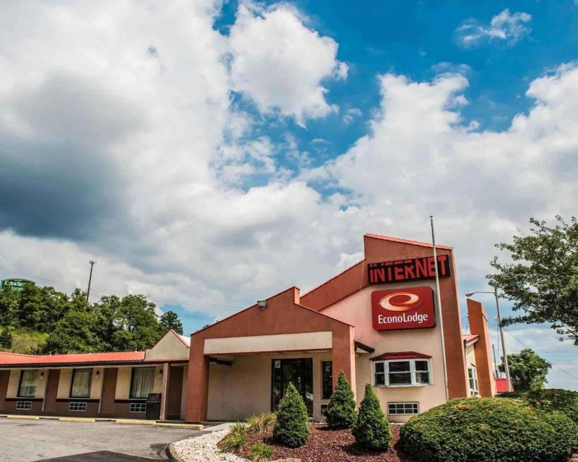 Econo Lodge Pittsburgh I-79 photo 31