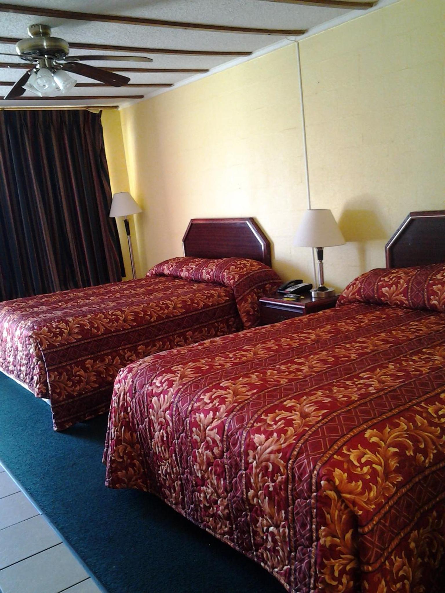 Holiday Motel photo 2