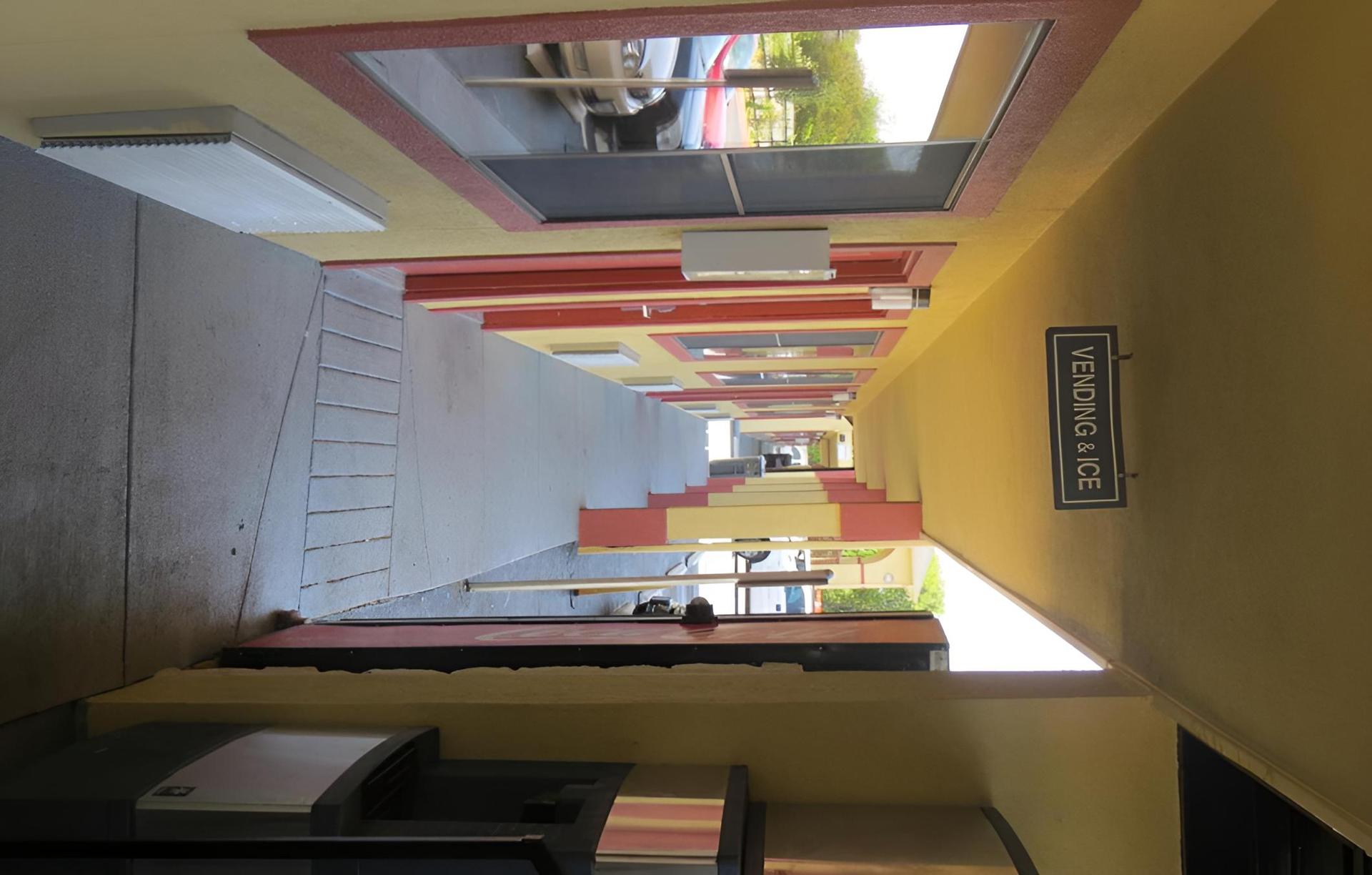 Mustang Inn and Suites photo 18
