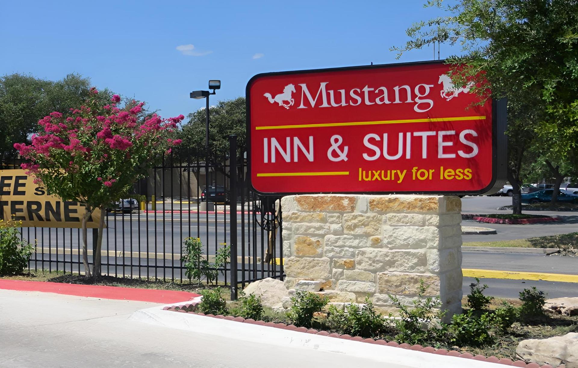 Mustang Inn and Suites photo 22