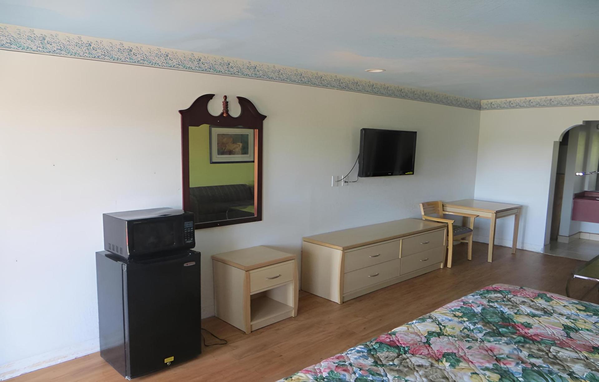 Mustang Inn and Suites photo 4