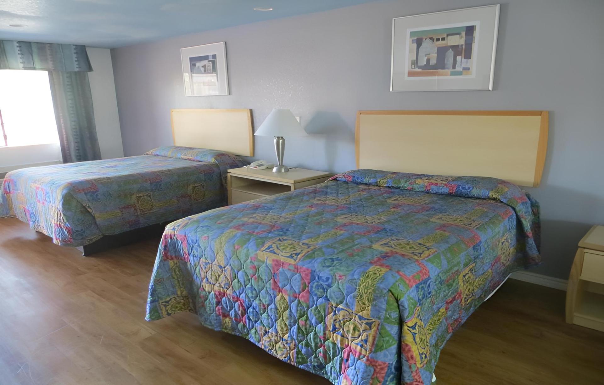 Mustang Inn and Suites photo 14