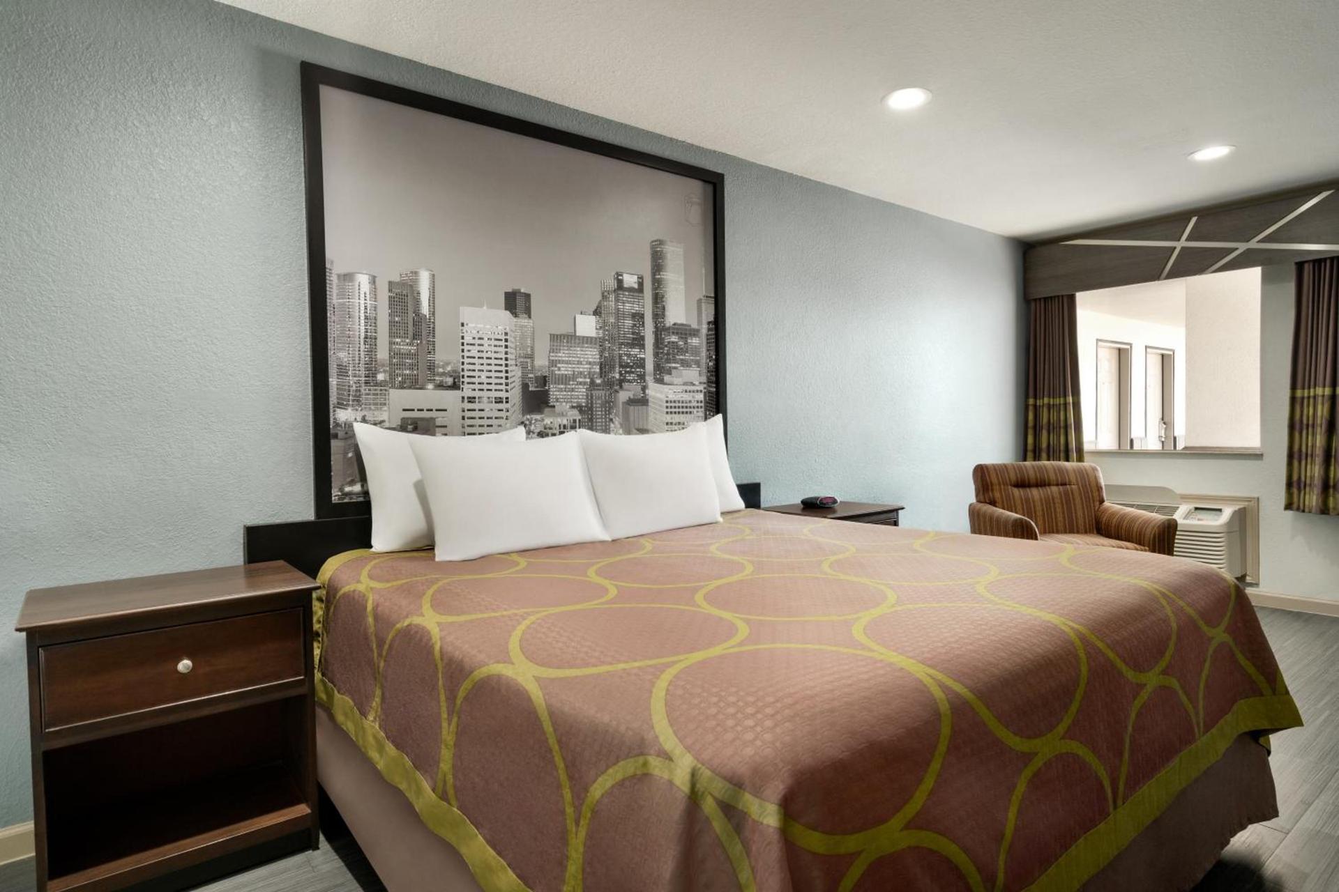 Super 8 by Wyndham Houston/Dtwn/I-610 photo 14