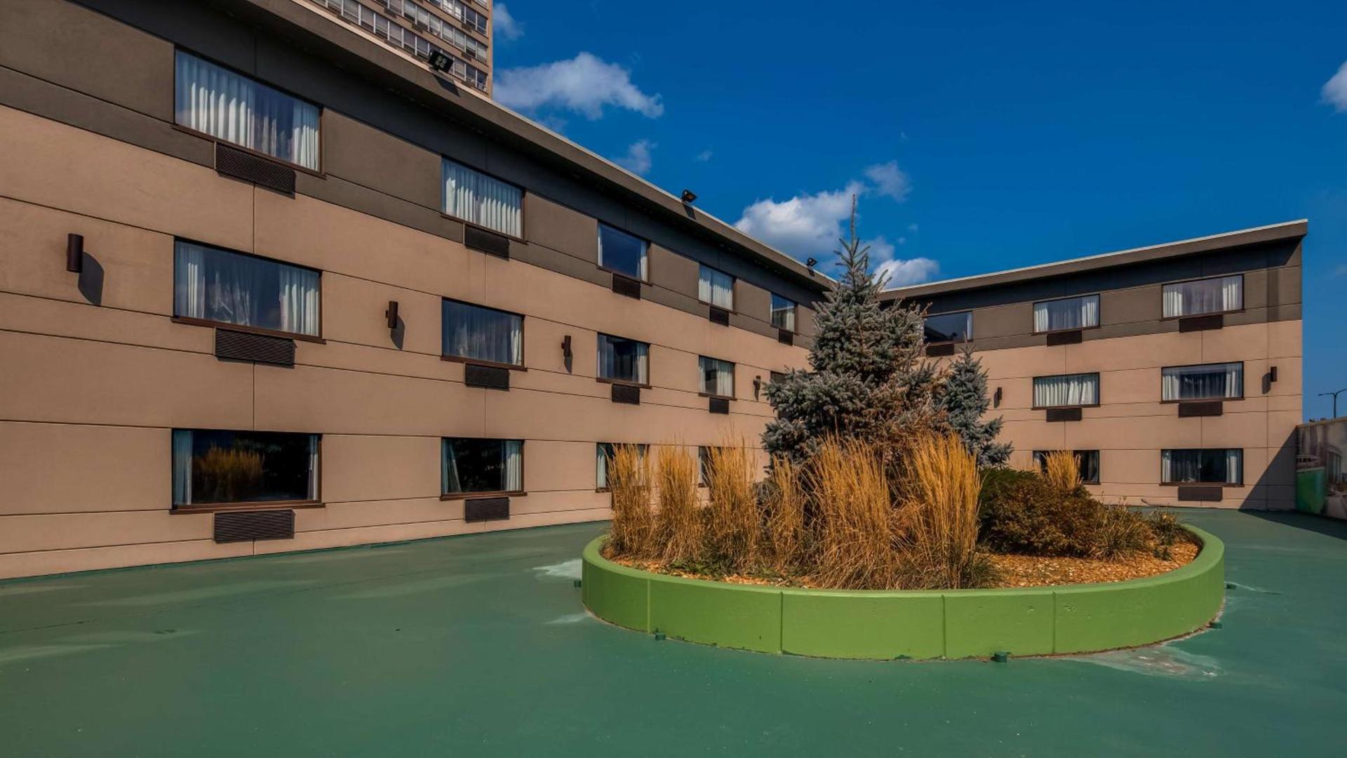 Best Western Plus Hyde Park Chicago Hotel photo 2
