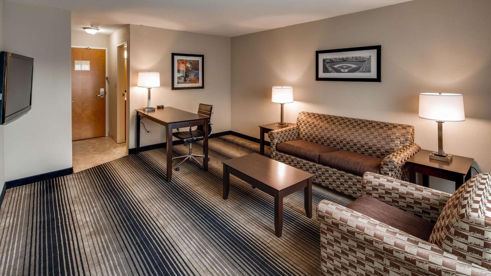 Best Western Plus Hyde Park Chicago Hotel photo 19