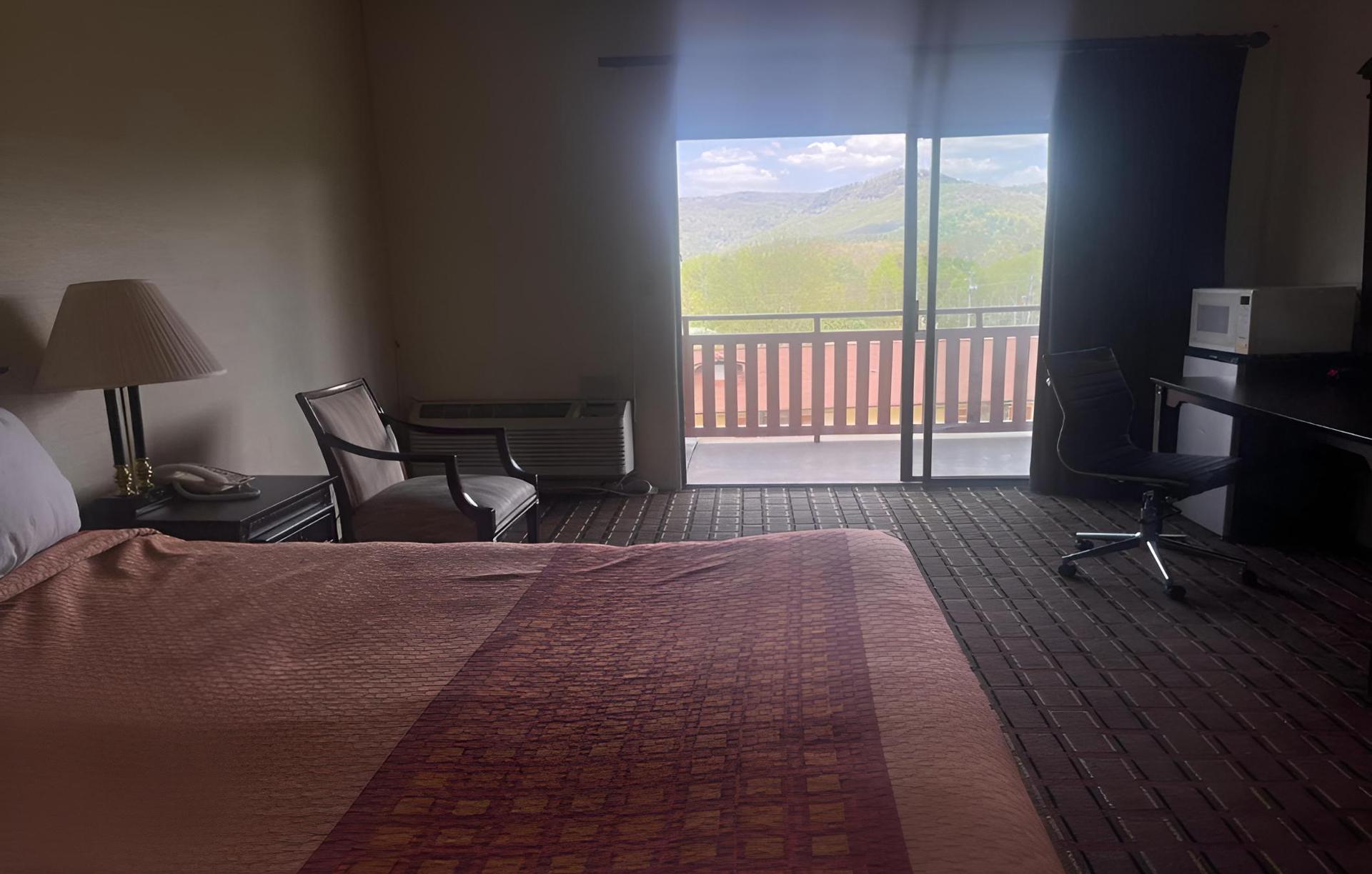 Budgetel Inn & Suites photo 5