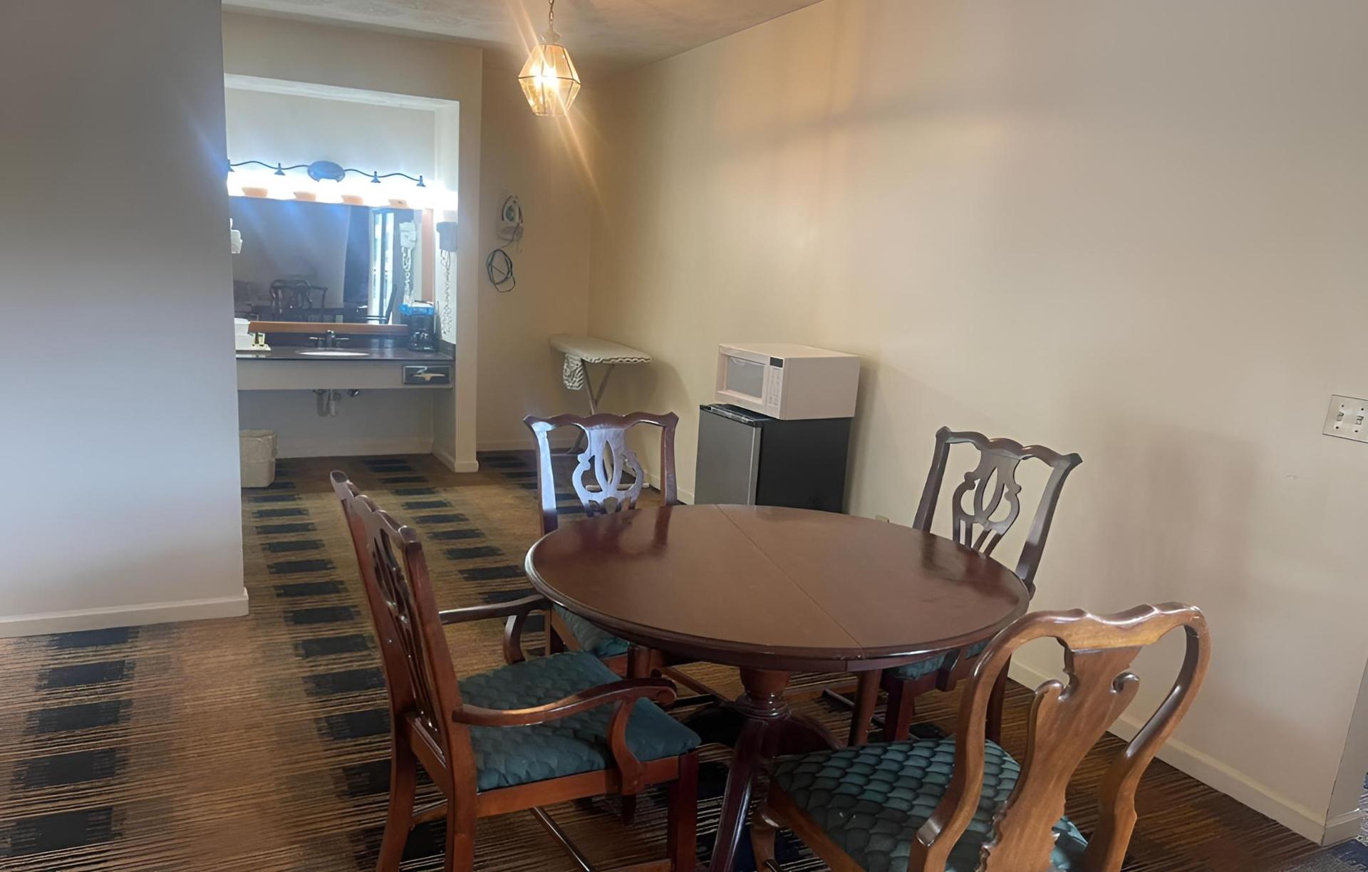 Budgetel Inn & Suites photo 25
