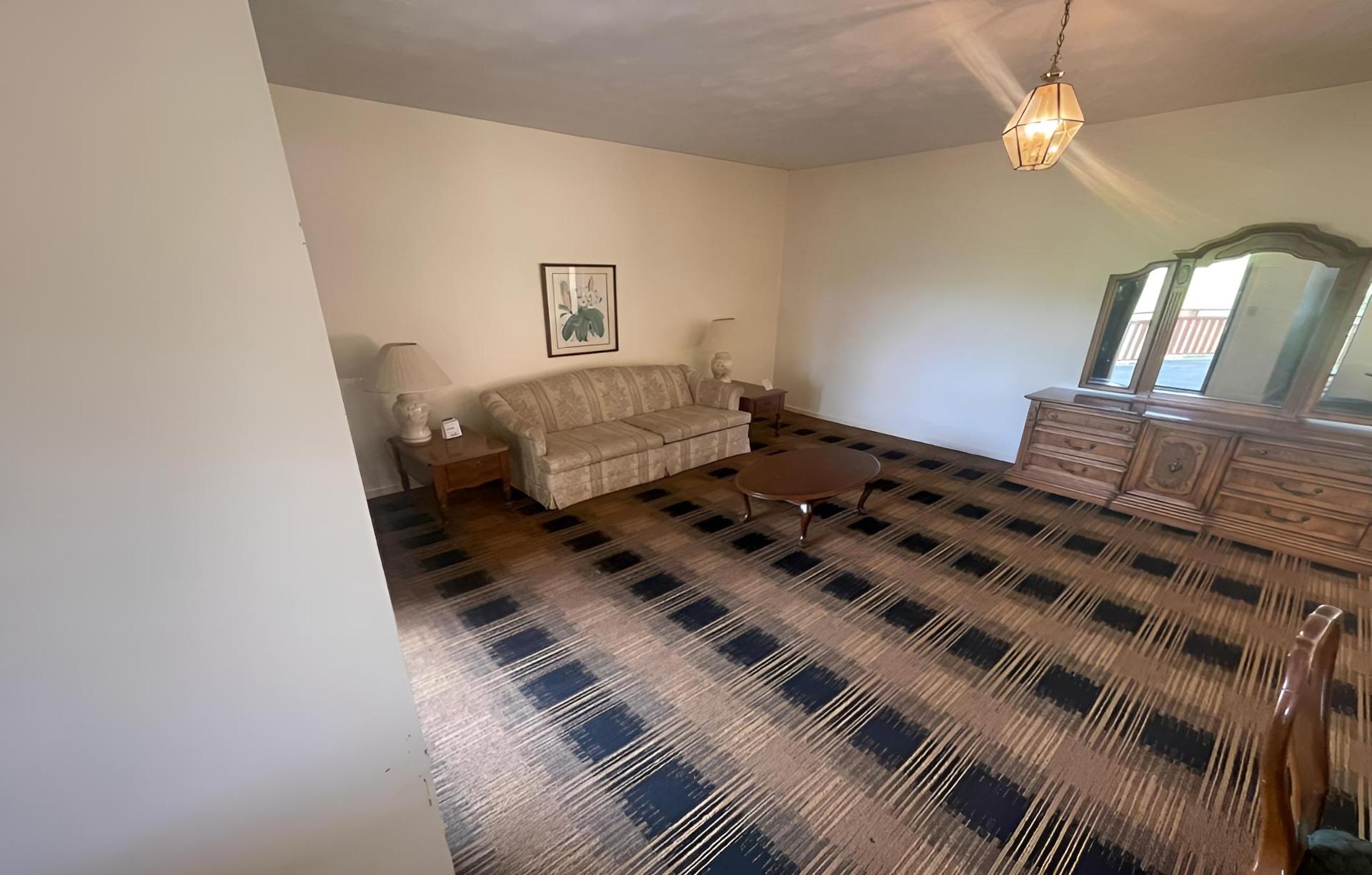 Budgetel Inn & Suites photo 15