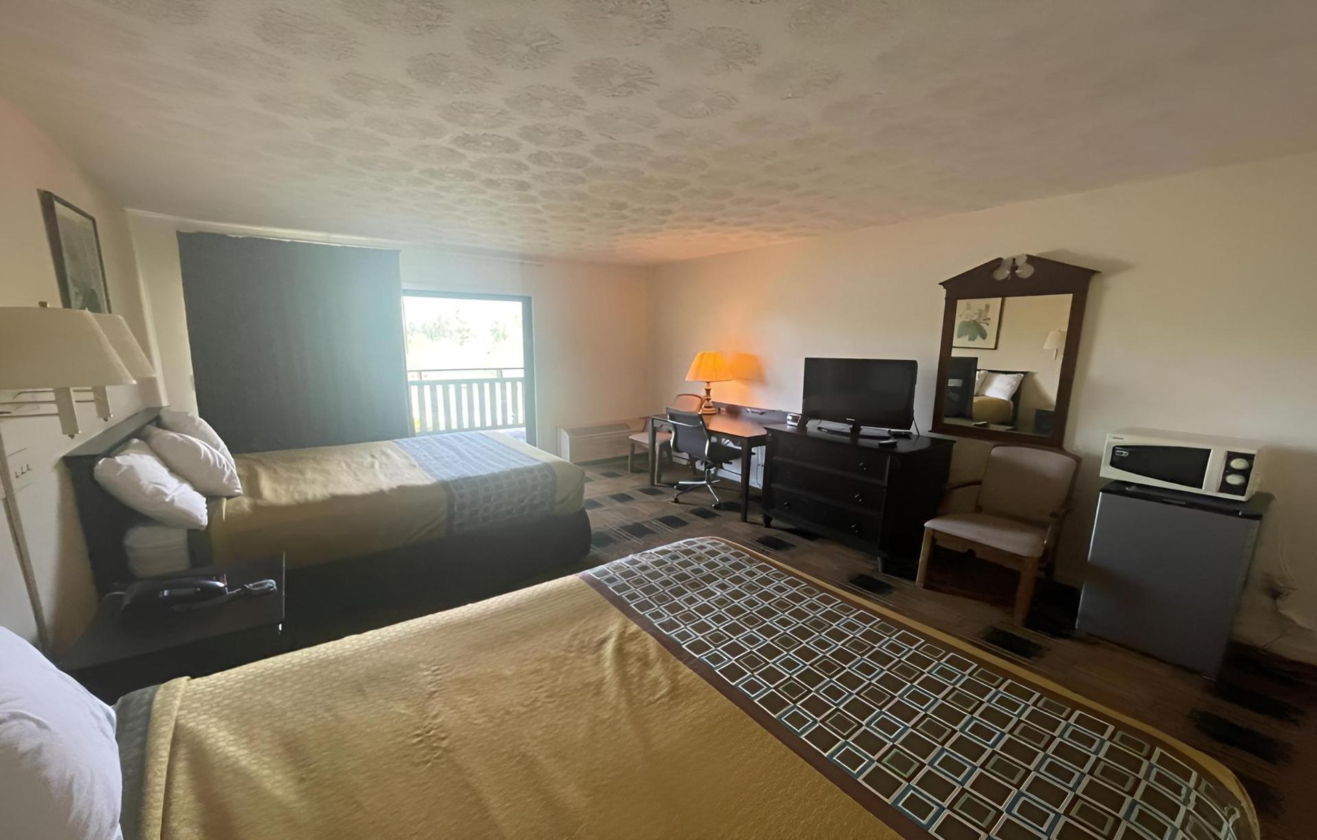 Budgetel Inn & Suites photo 6