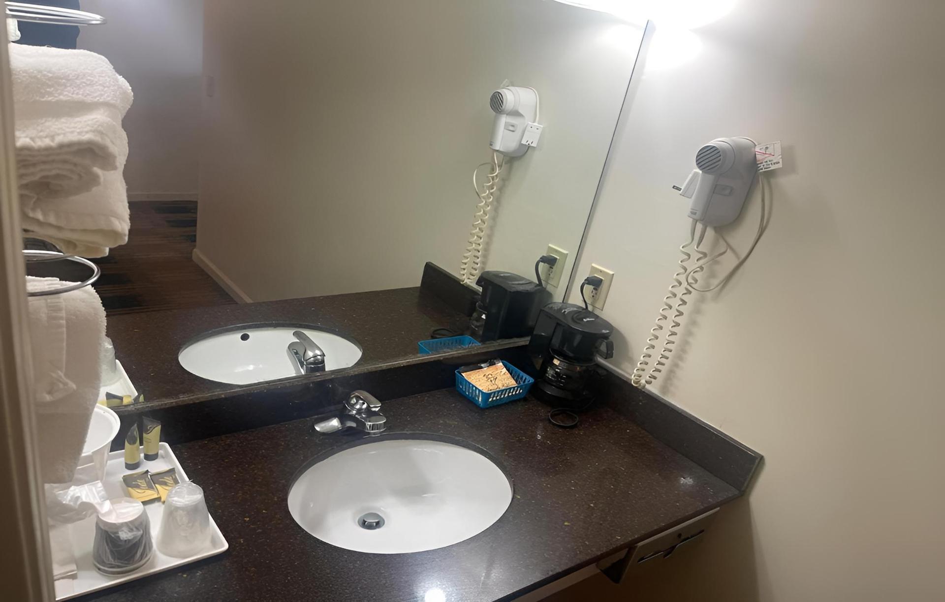 Budgetel Inn & Suites photo 19