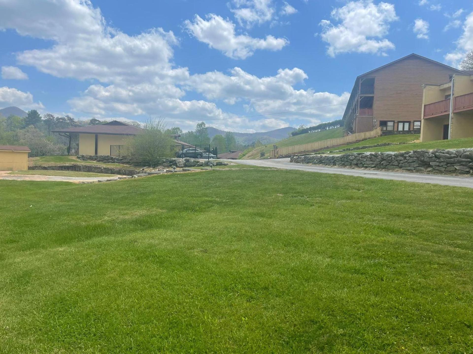Budgetel Inn & Suites photo 26