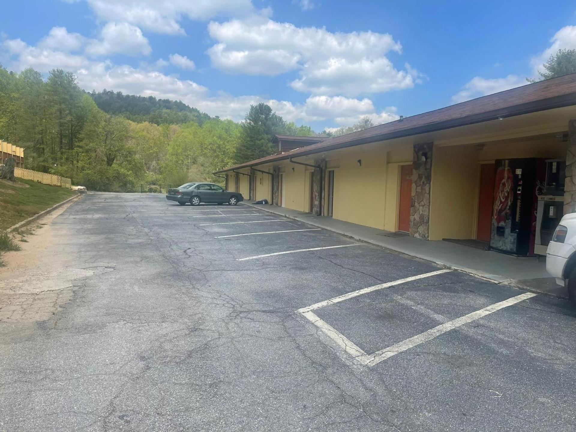 Budgetel Inn & Suites photo 62
