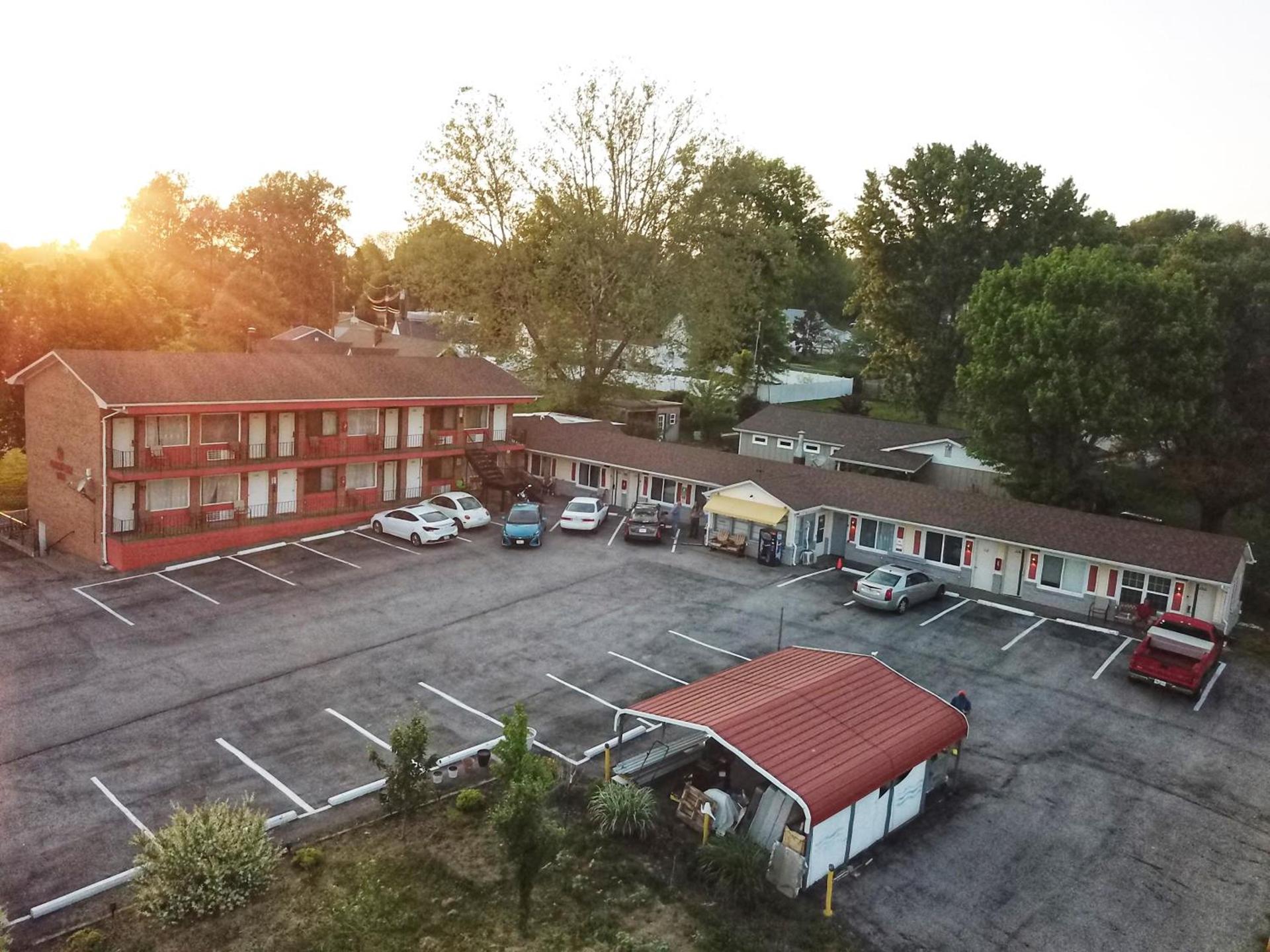 American Inn photo 24