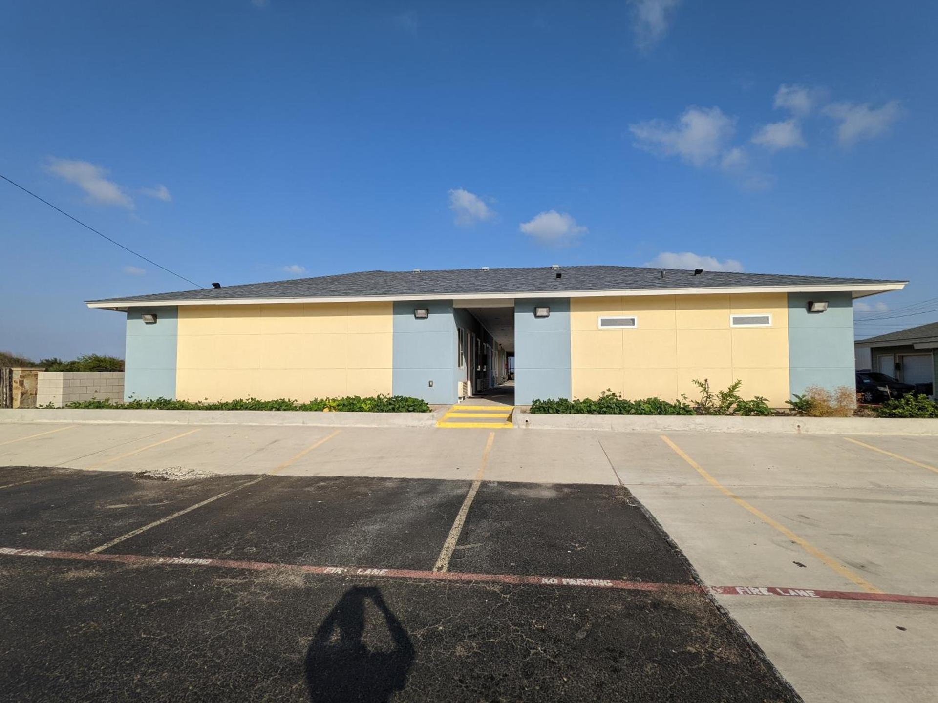 Holiday Inn motel photo 16