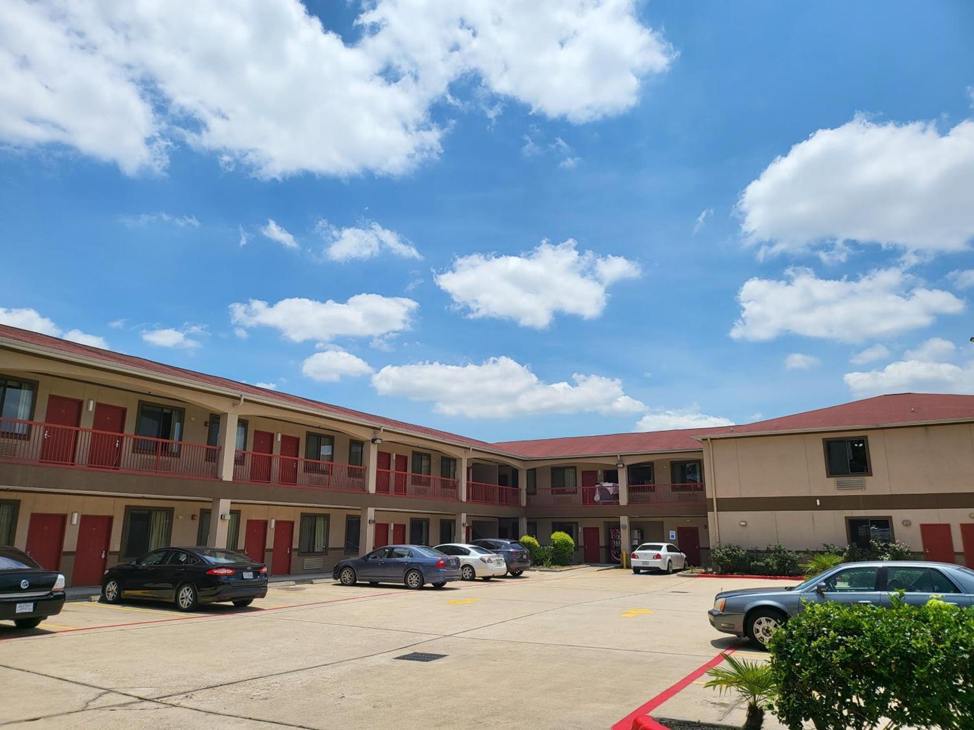 Palace Inn Sam Houston Race Park west road photo 49