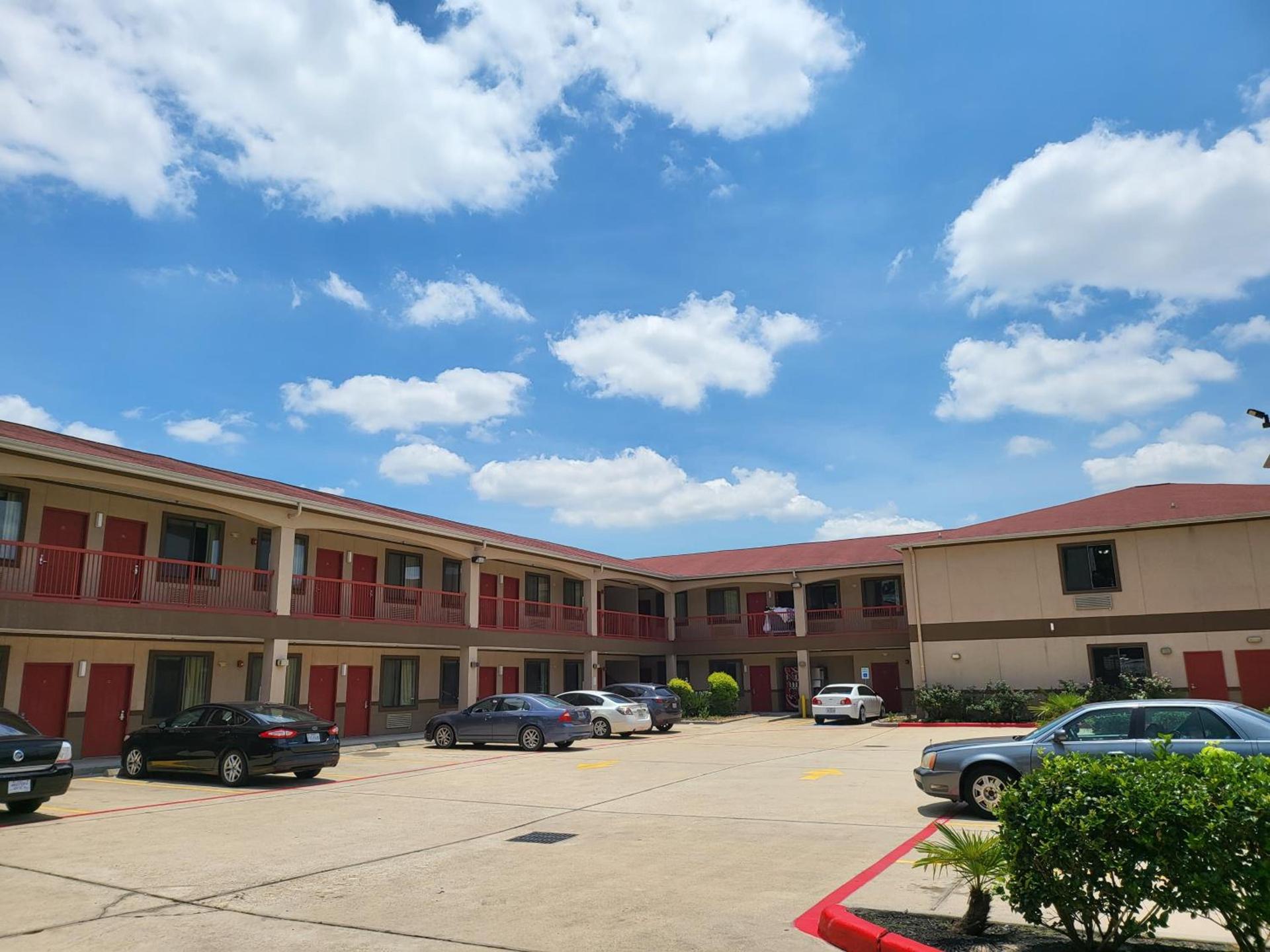 Palace Inn Sam Houston Race Park west road photo 47