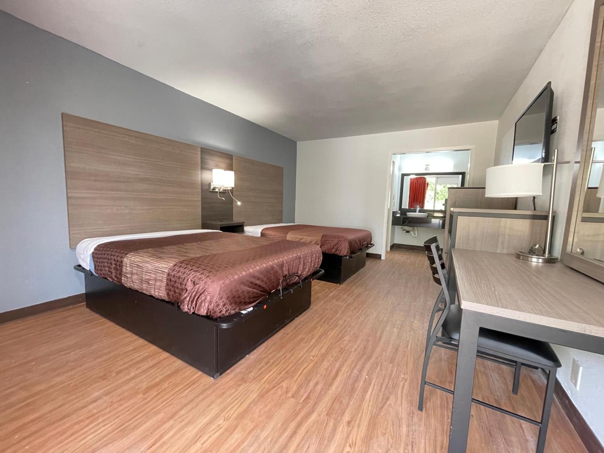 Landmark Hotel photo 16