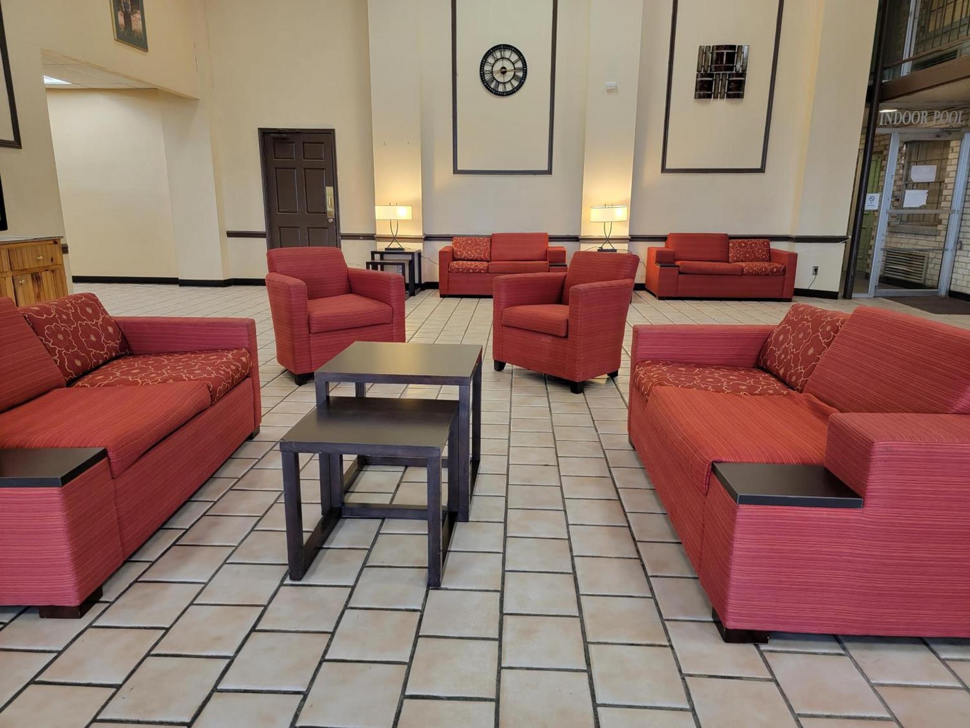 Rest Inn - Extended Stay, I-40 Airport, Wedding & Event Center photo 35