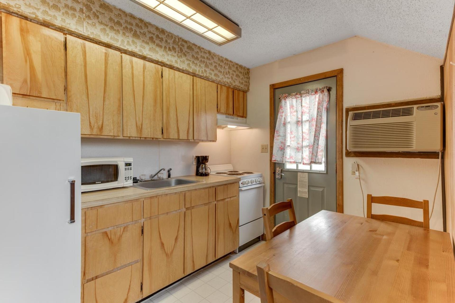 Dolores Mountain Inn photo 26