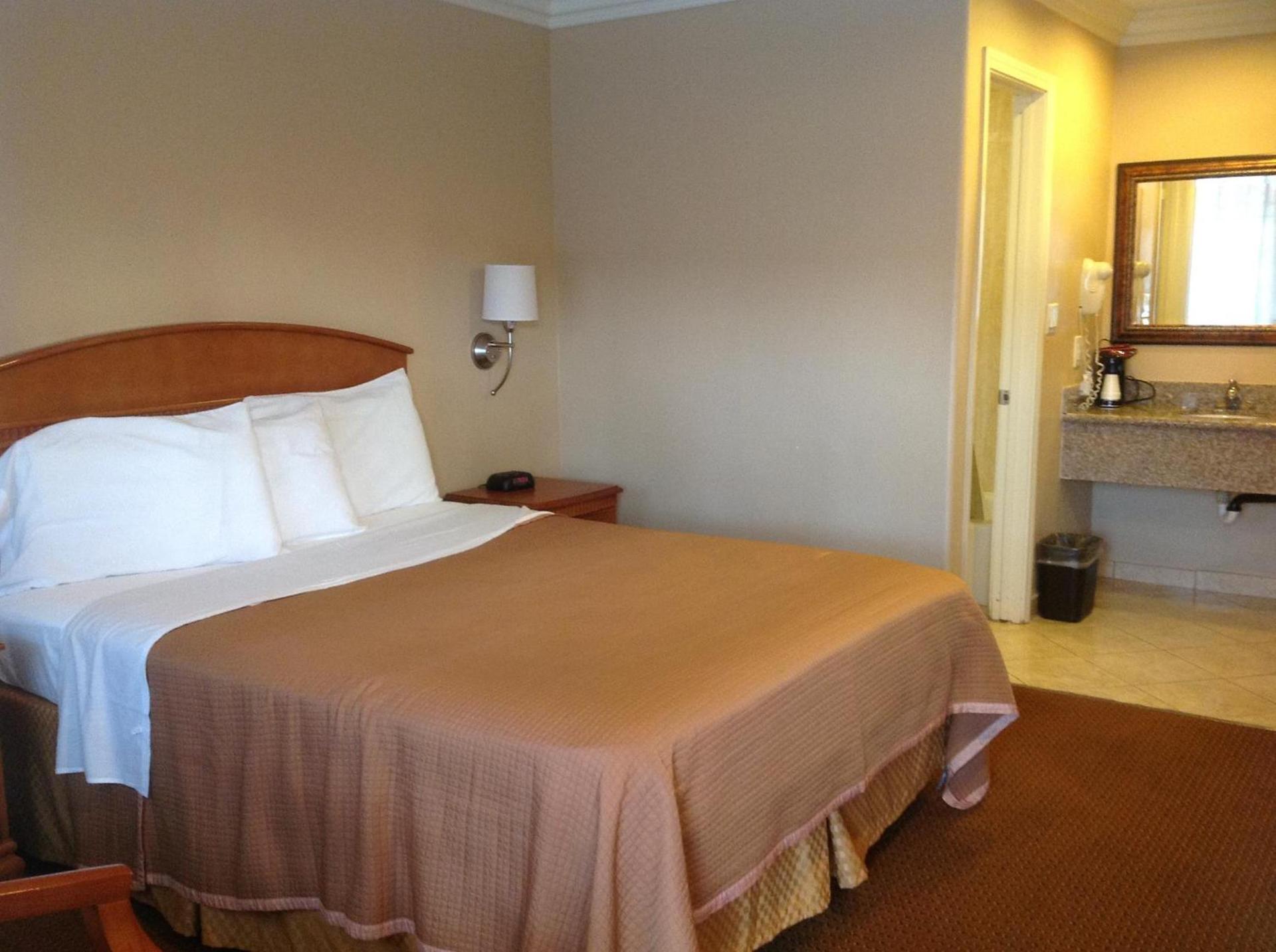 Hyland Motel Van Nuys photo 11