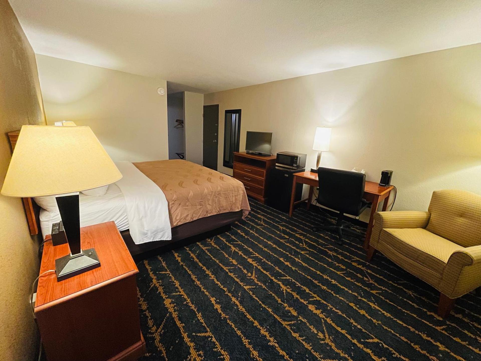 Quality Inn photo 9