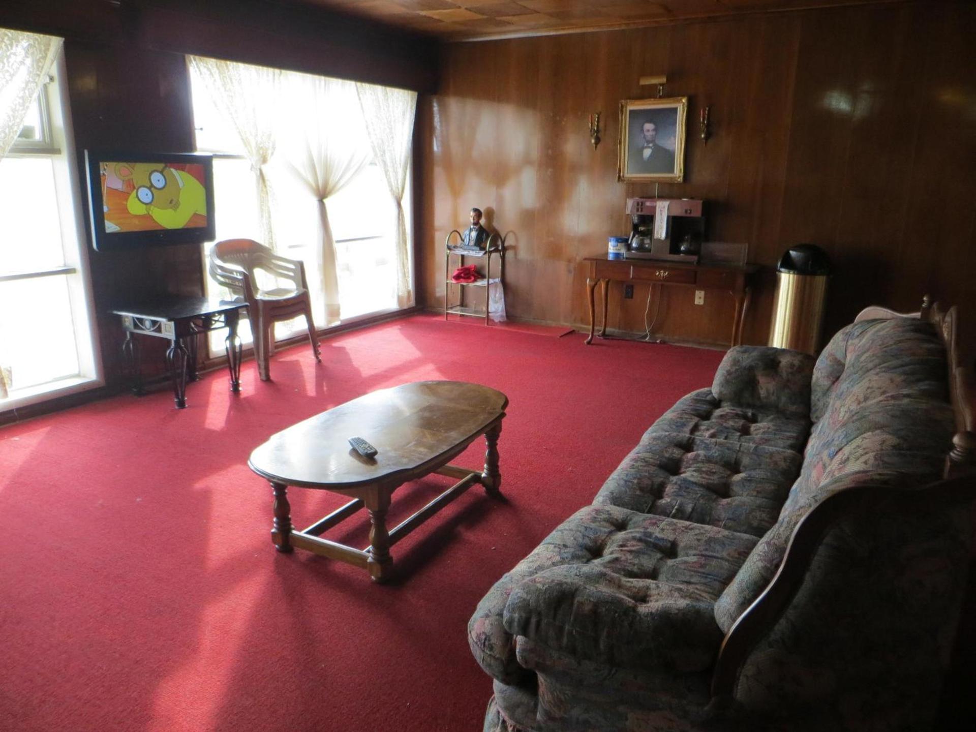 Lincoln Lodge Motel photo 19